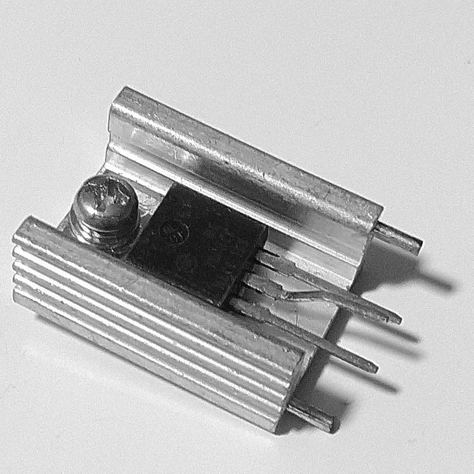 7808CT Circuito Integrado Regulador 8V Positivo Con Disipador 