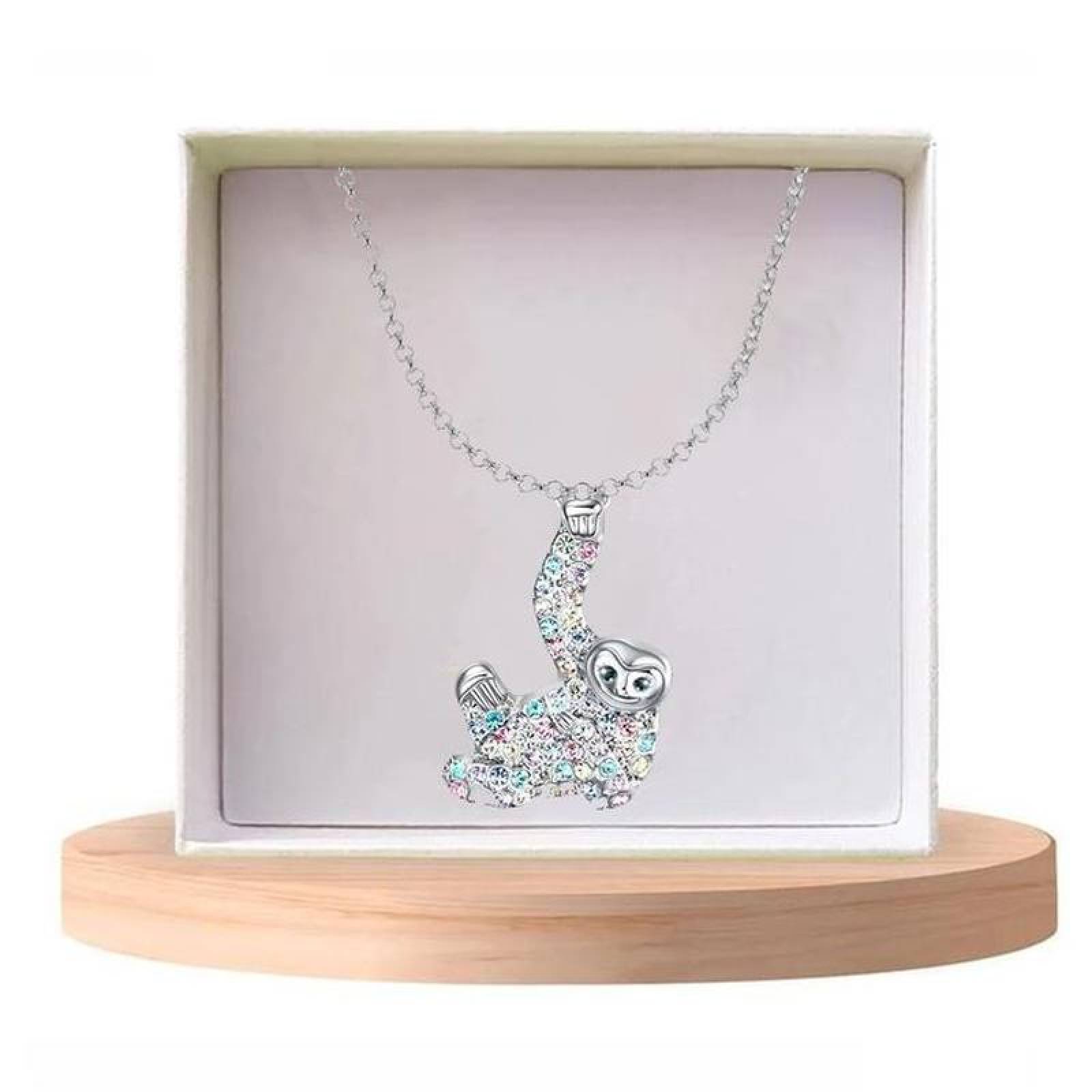 Collar de Perezoso Sonriente MXYPO-001-4 1 Pza Collar Oso PerezosoColgado Gris Metal, SlothyNeck02