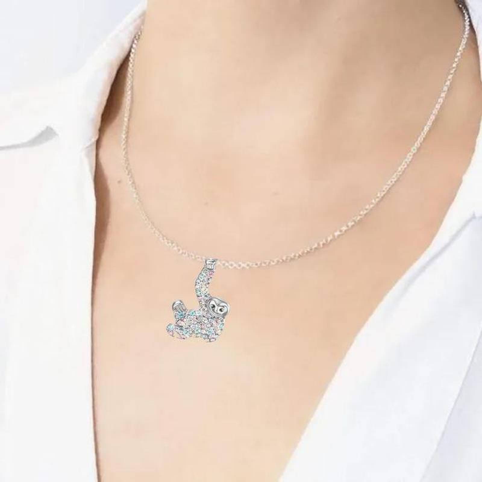 Collar de Perezoso Sonriente MXYPO-001-4 1 Pza Collar Oso PerezosoColgado Gris Metal, SlothyNeck02