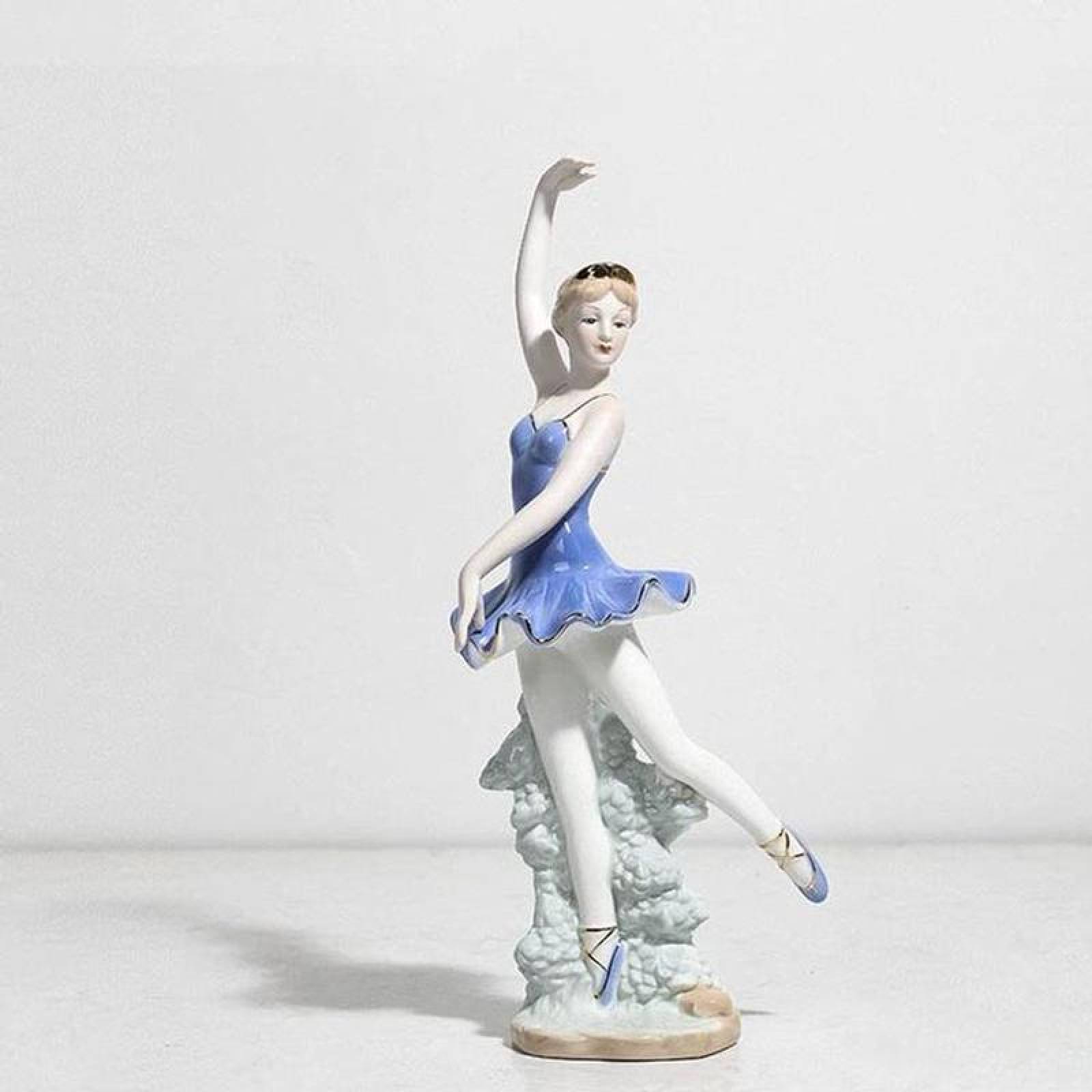 Figura de porcelana mujer MXMKF-001-7 1pza 12x30x12cm Frente x Alto x Fondo Porcelana Artesanal MadameMercier