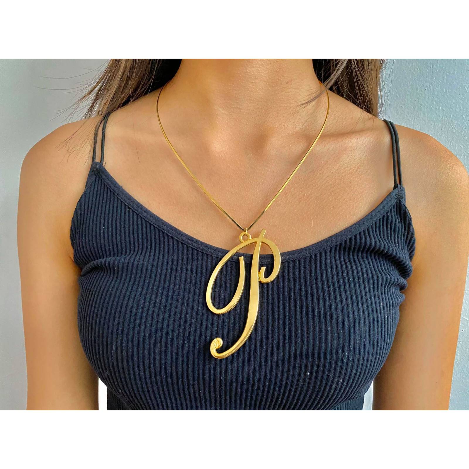 Collar Karina con Letra P - Chapa de Oro 18 kts