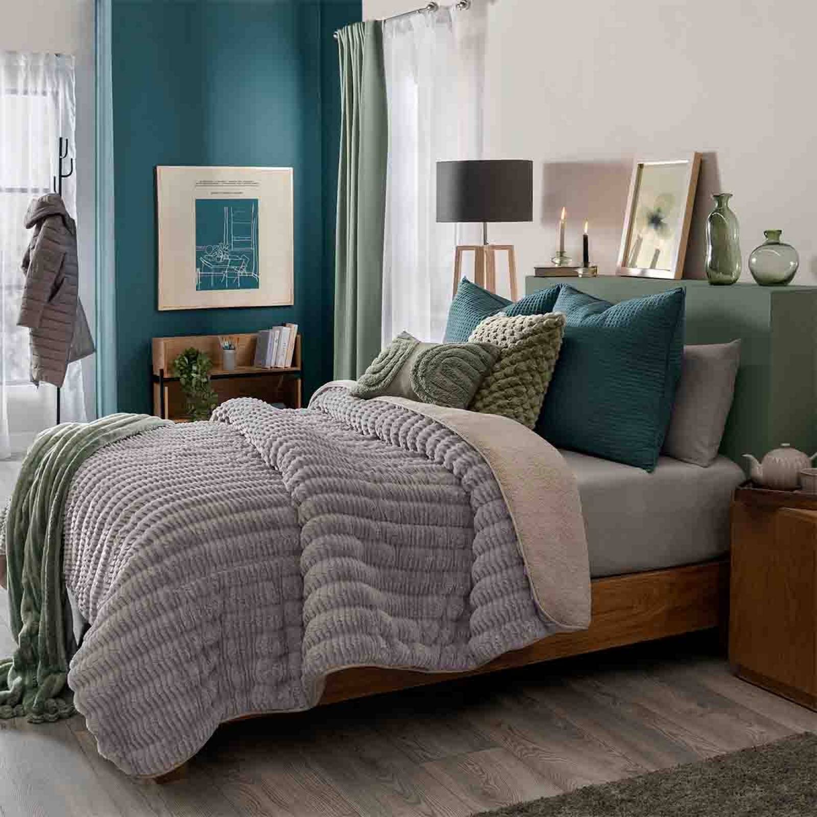 Cobertor king gris suave con relieve elegante