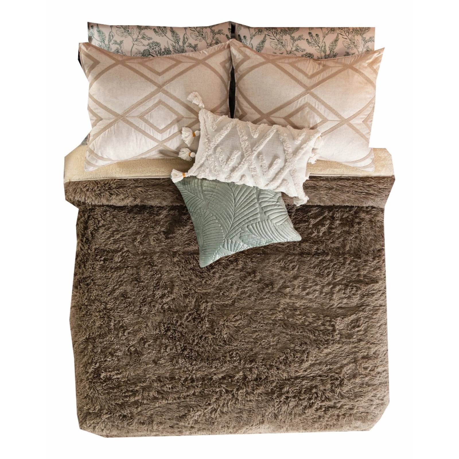 Frazada cafe de pelo largo. Edredon aborregado