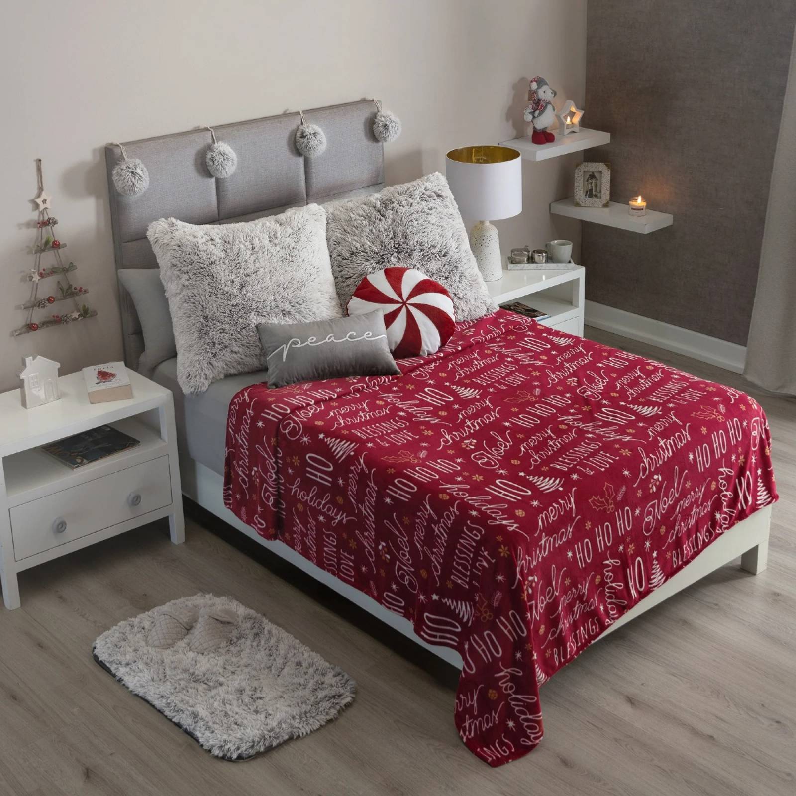 Cobija matrimonial navidena roja. Cobertor ligero