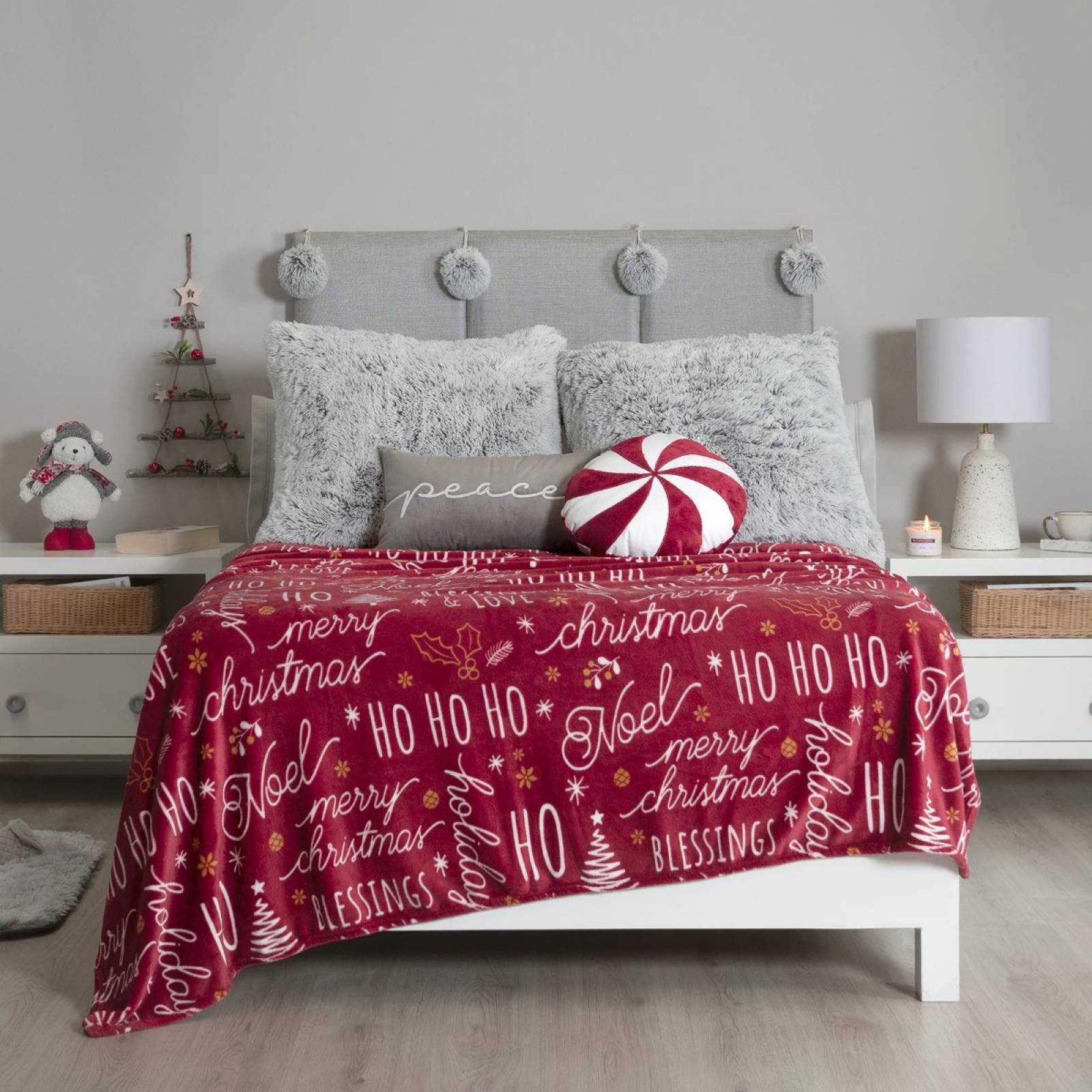 Cobija matrimonial navidena roja. Cobertor ligero