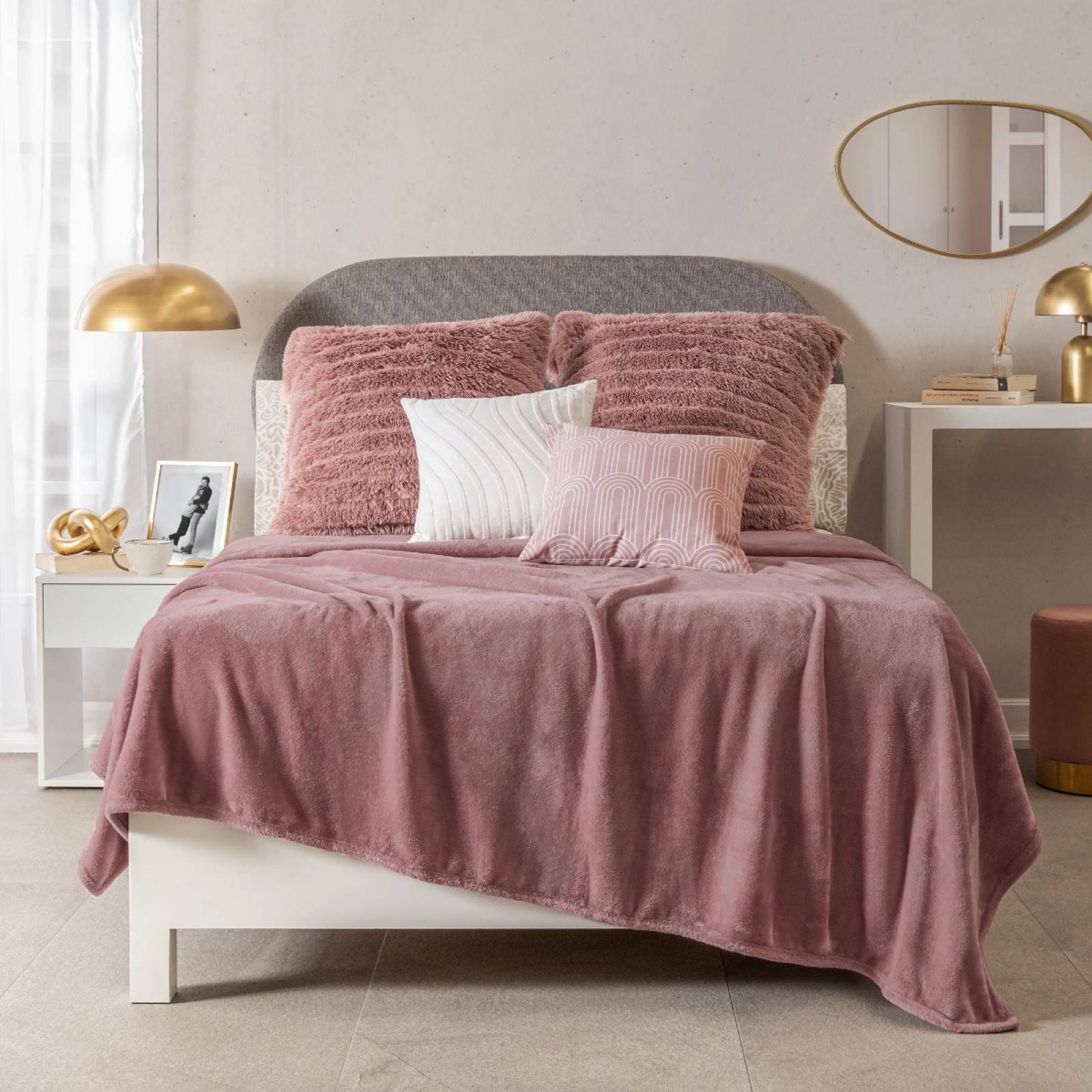 Cobija matrimonial ligera afelpada color lila