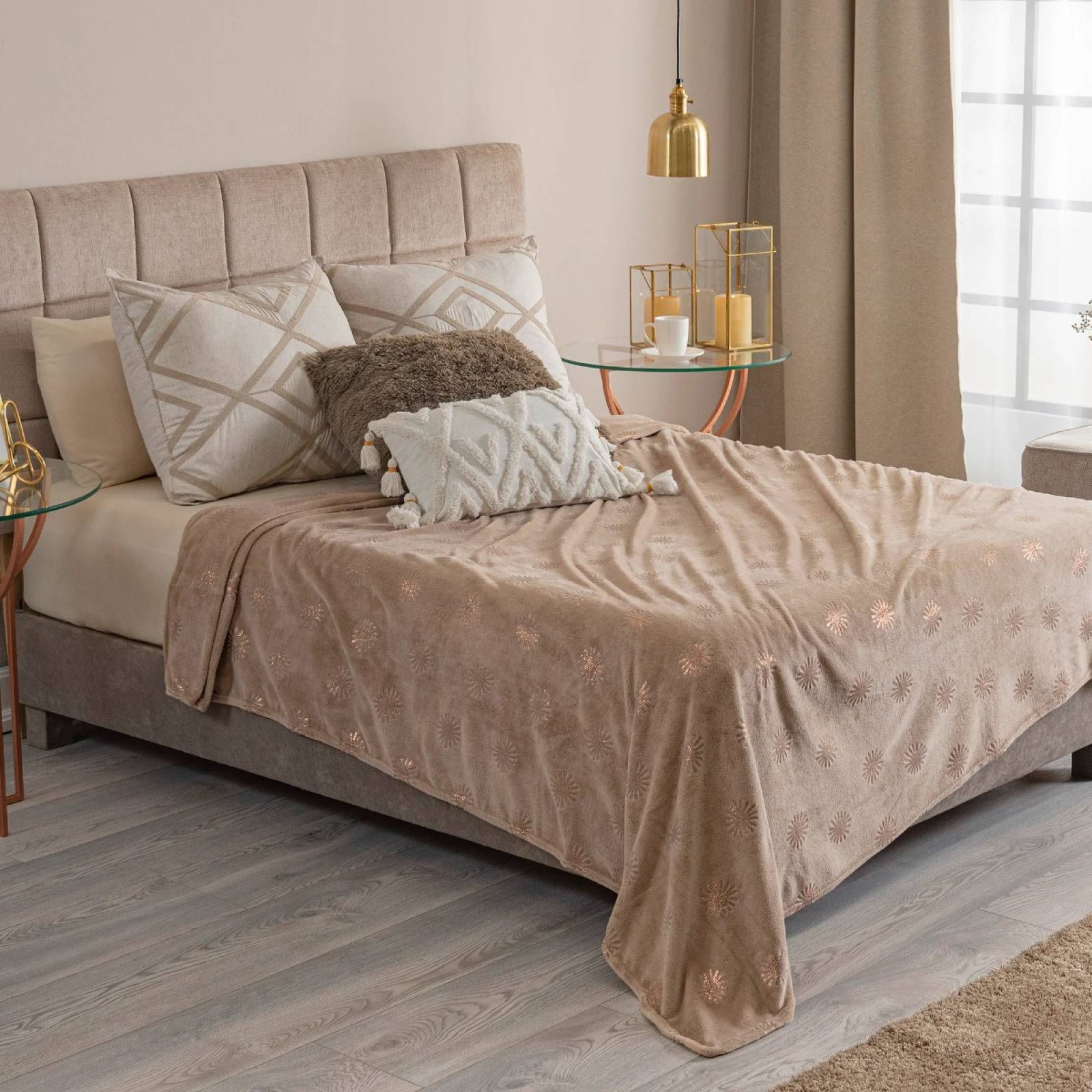 Cobija king ligera con estrellas brillantes