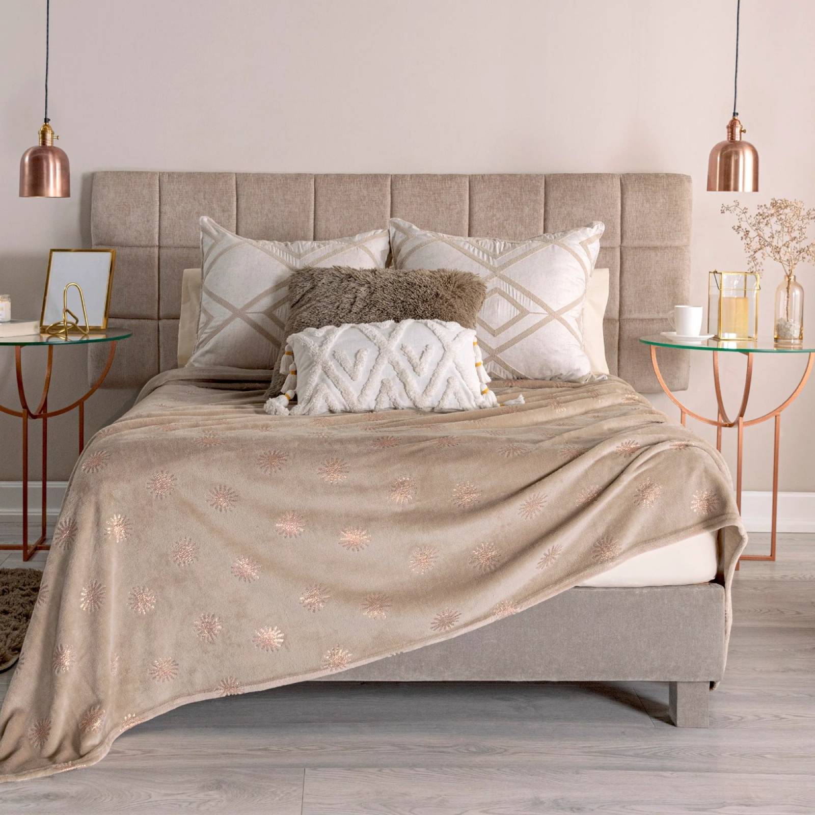 Cobija king ligera con estrellas brillantes