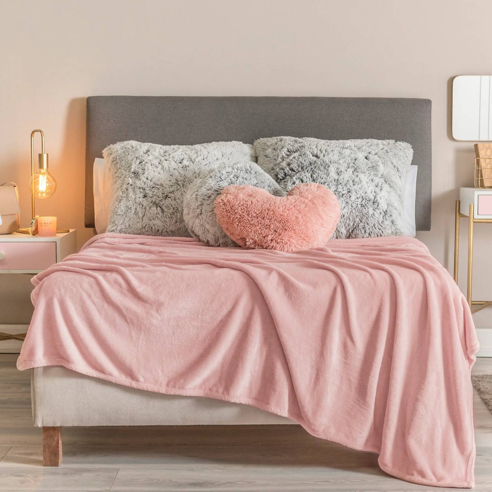 Frazada rosa. Cobertor ligero