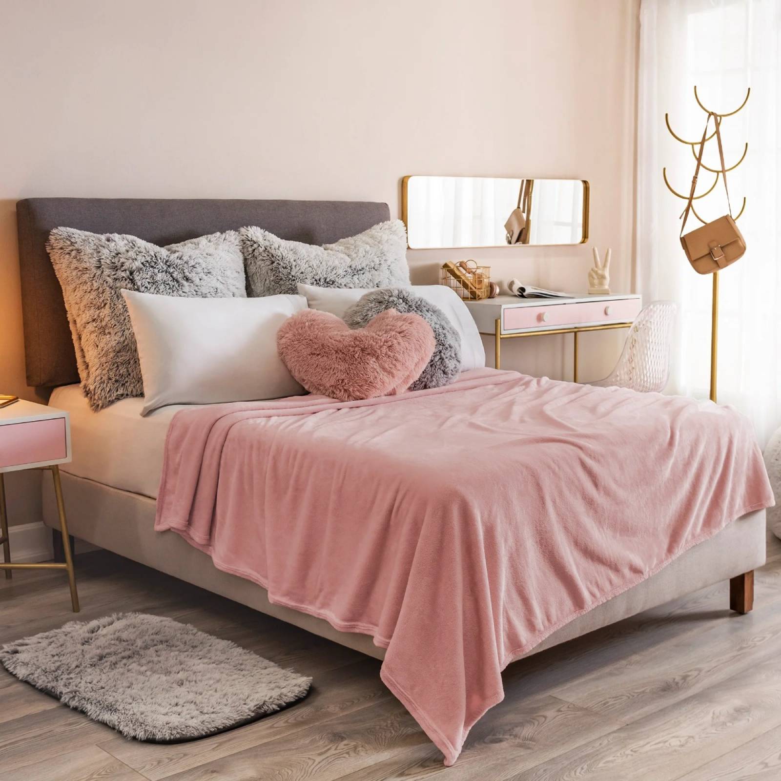 Cobija matrimonial rosa. Cobertor ligero