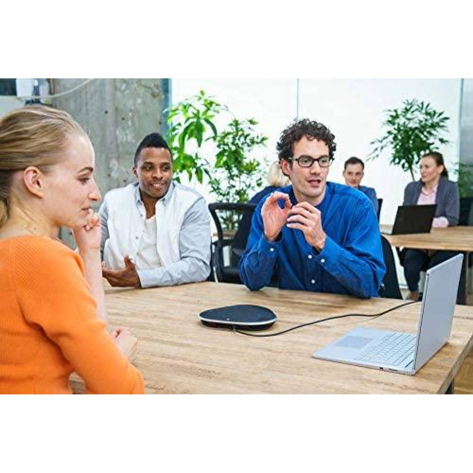 Bocina YAMAHA YVC-330 con Mincrofonos para Conferencias