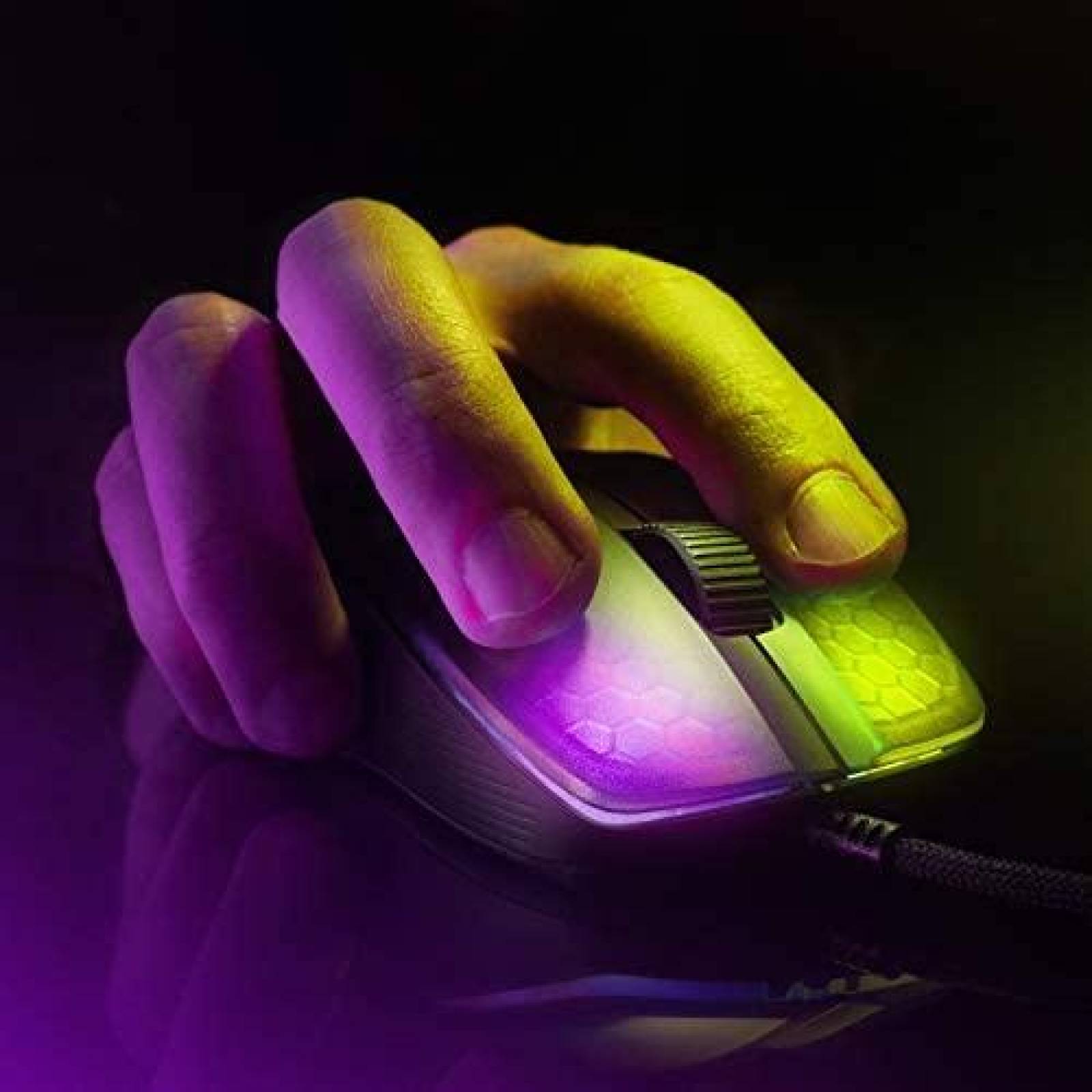 Mouse Gamer ROCCAT KONE Pro RGB Ergonomico y Ligero -Negro