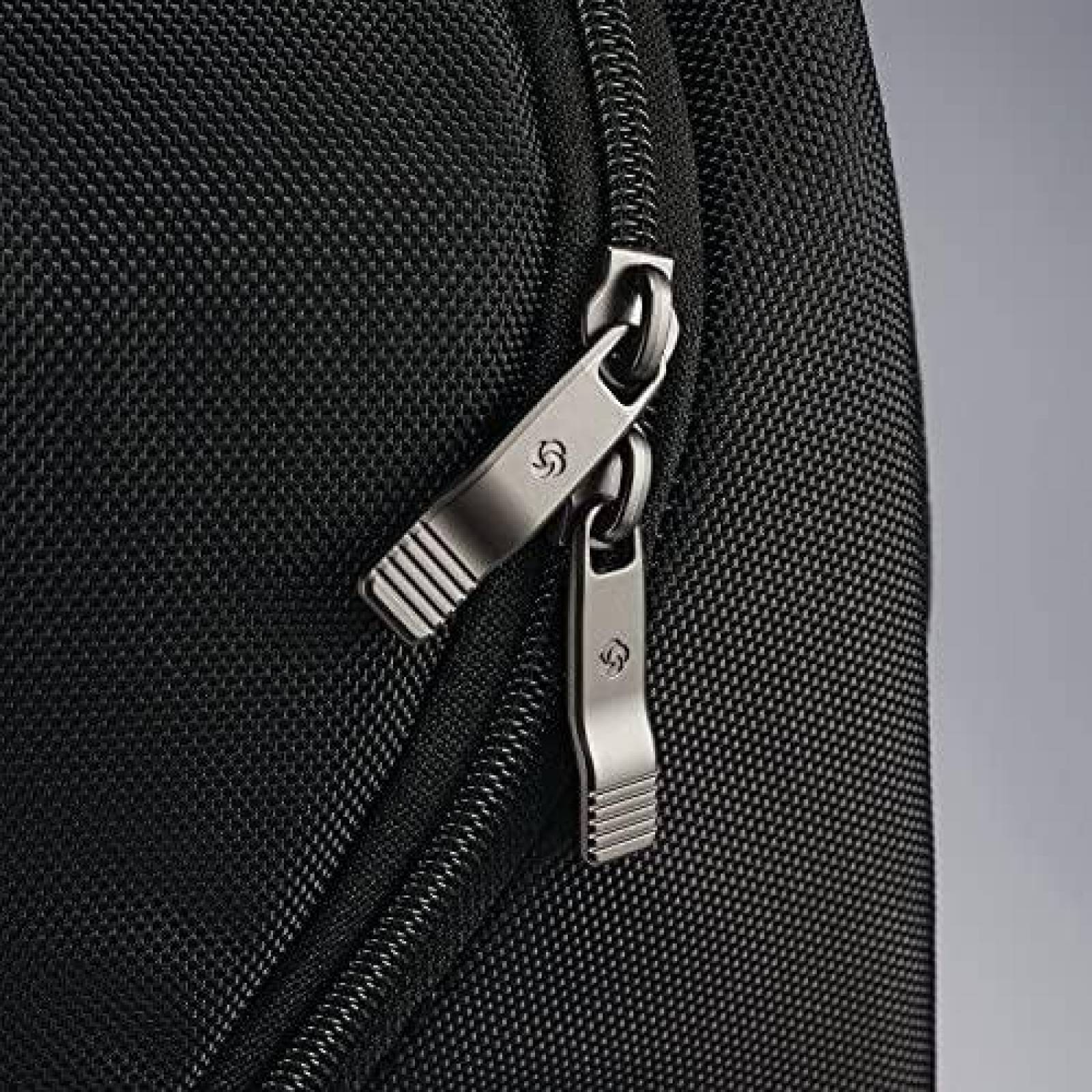 Mochila Samsonite Kombi Trasera 17.5x12x7" Laptop -Negro