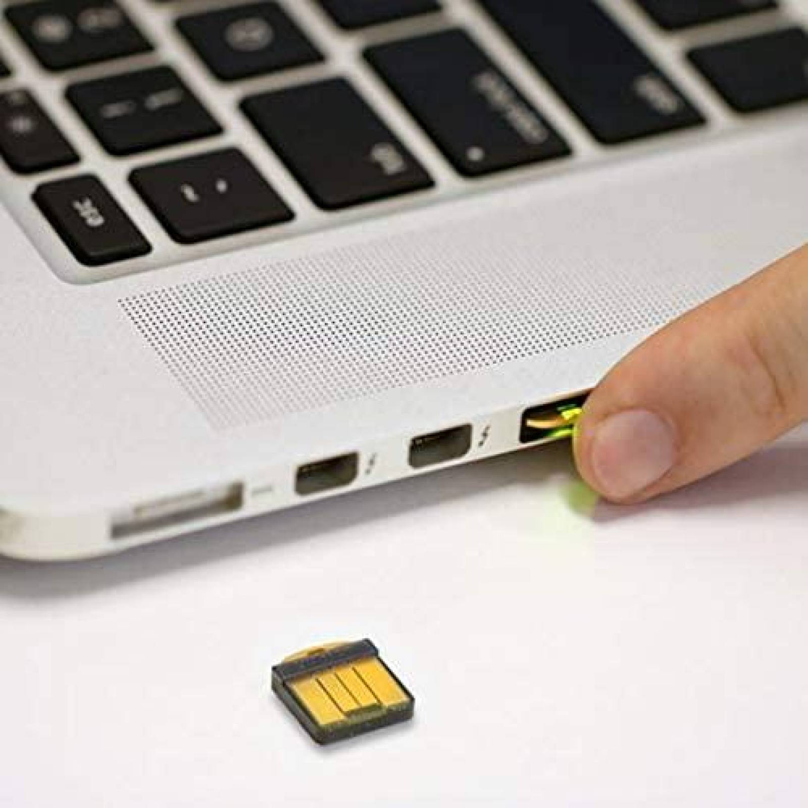 Llave Seguridad Yubico YubiKey 5 Nano Certificacion FIDO