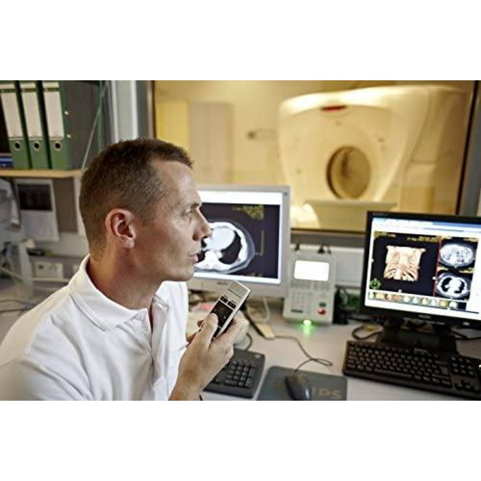 Microfono Philips LFH3200 SpeechMike III Pro USB de Dictado