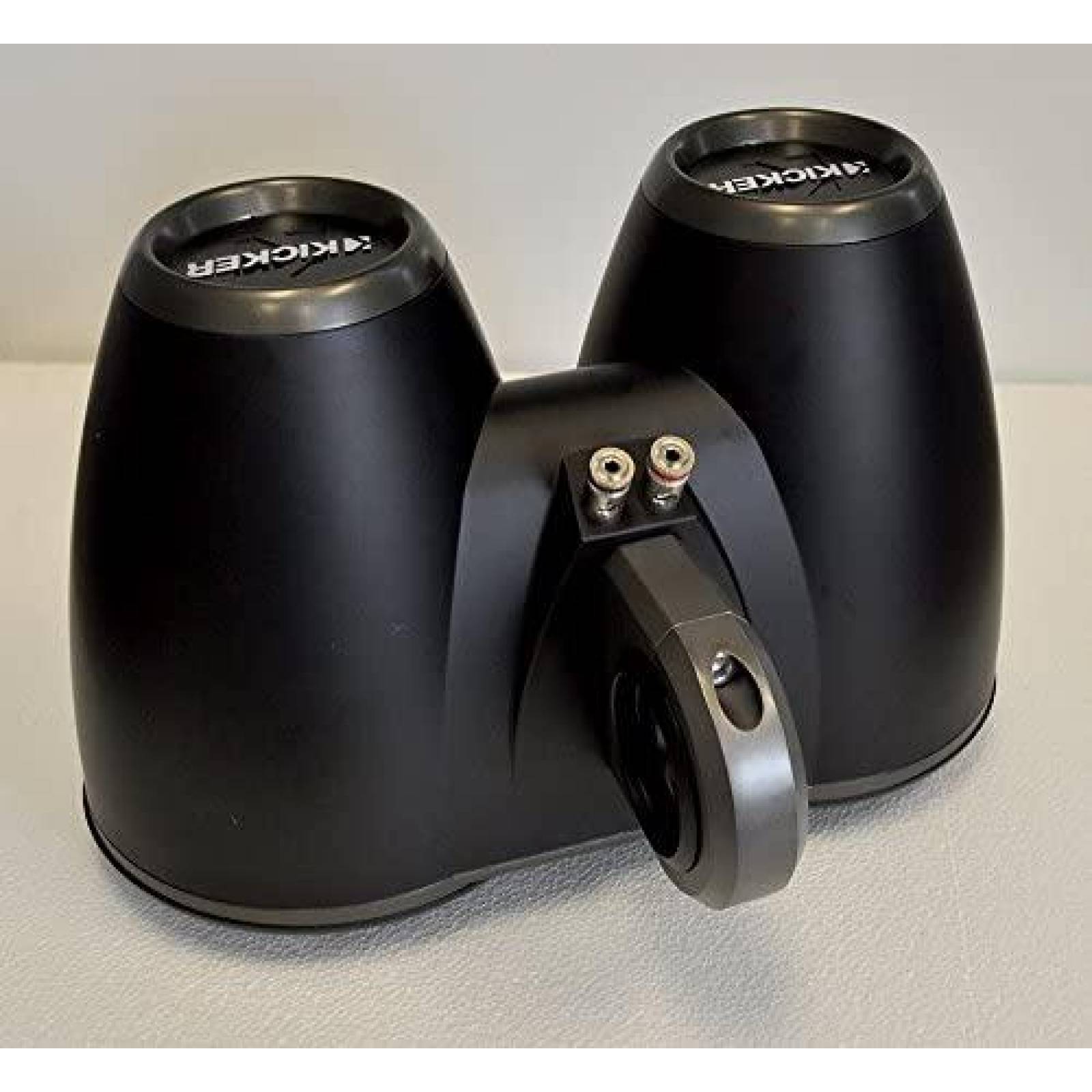 4 Bocinas Marinas KICKER OEM 2 Ohm 150 Watts 6.5" -Negro