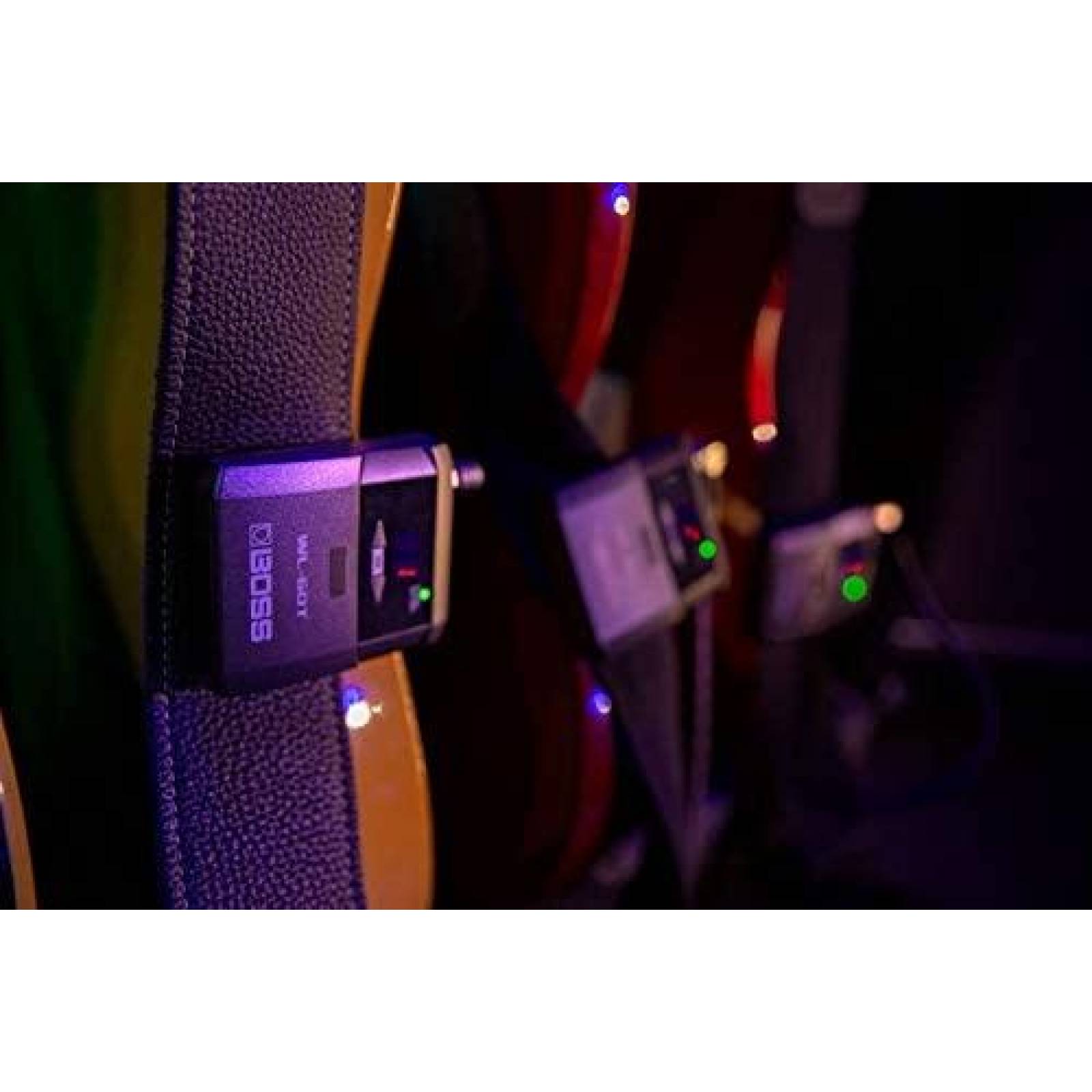 Transmisor BOSS Inalambrico para Guitarra LED -Negro