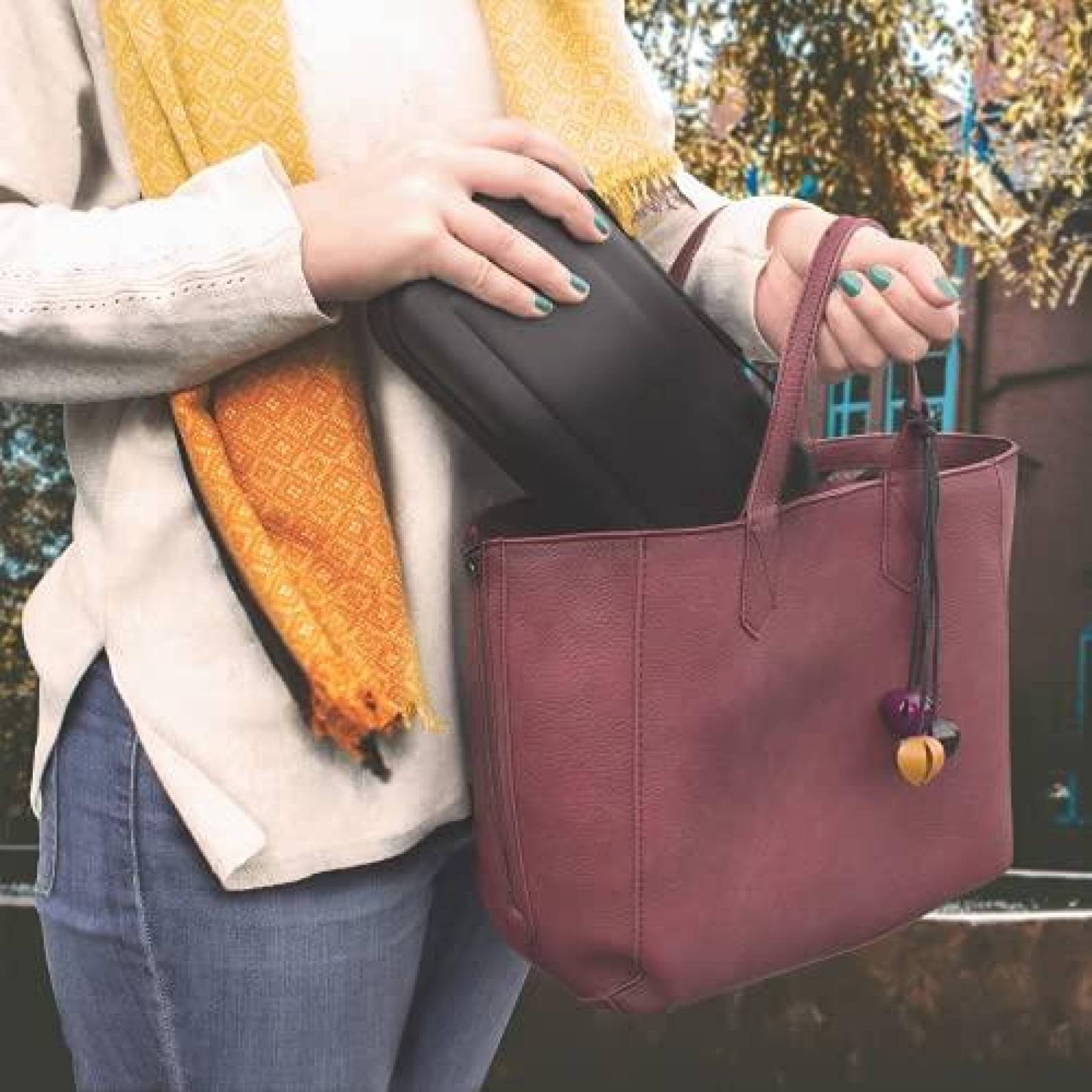 Estuche para Nintendo Switch Orzly Diseo Protector -Negro