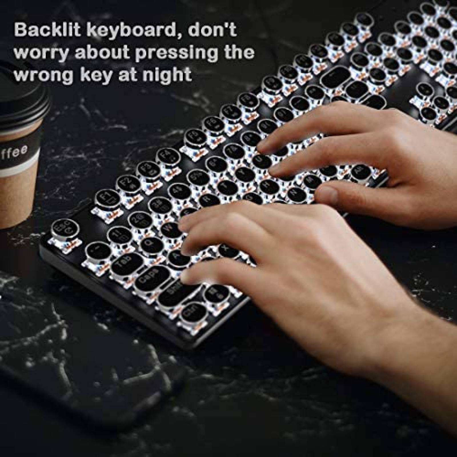 Teclado Gamer Generic Con Luces LED 104 Teclas -Negro