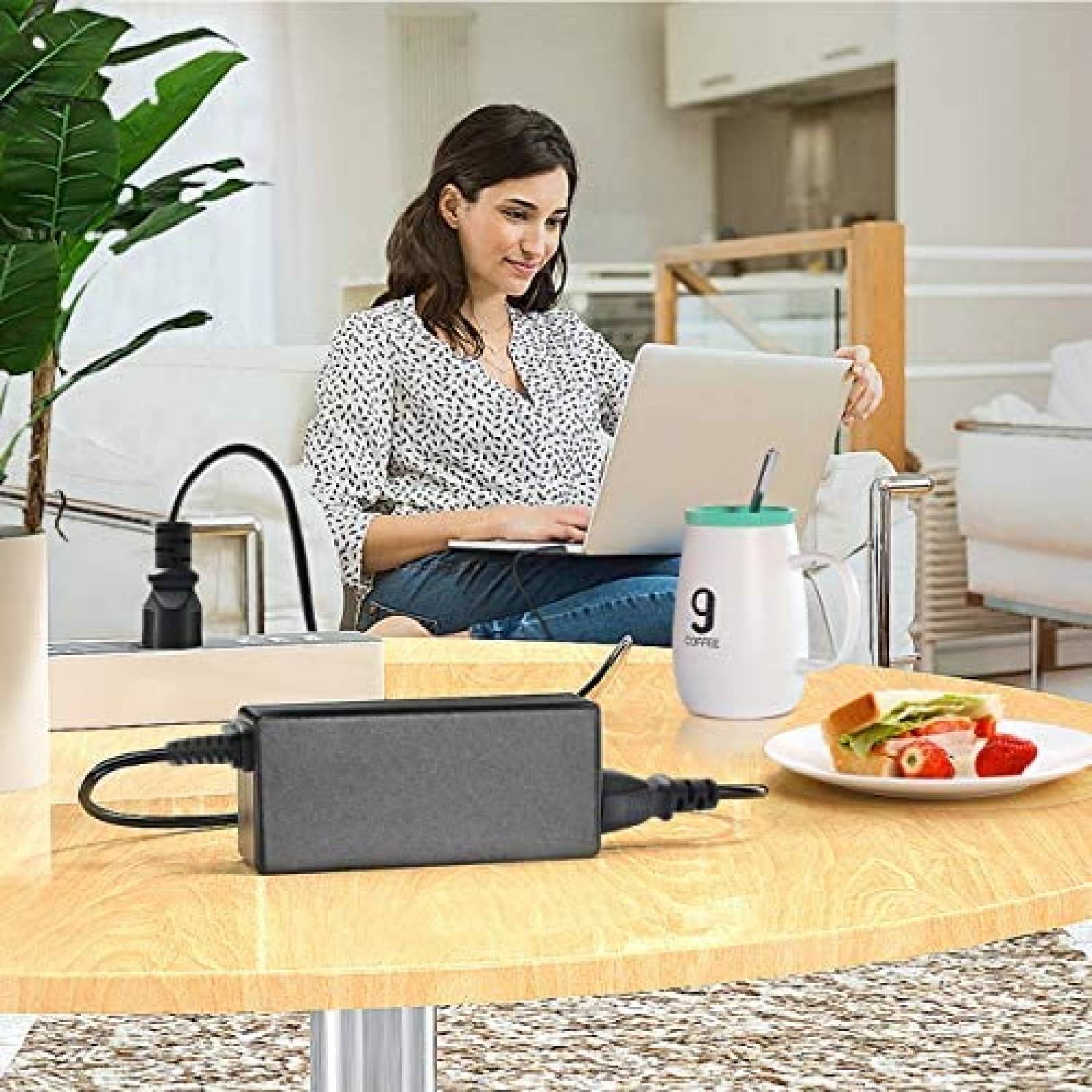 Cargador Generico 19V 4,74 A 90W 100-240V 50/60 Hz -Negro