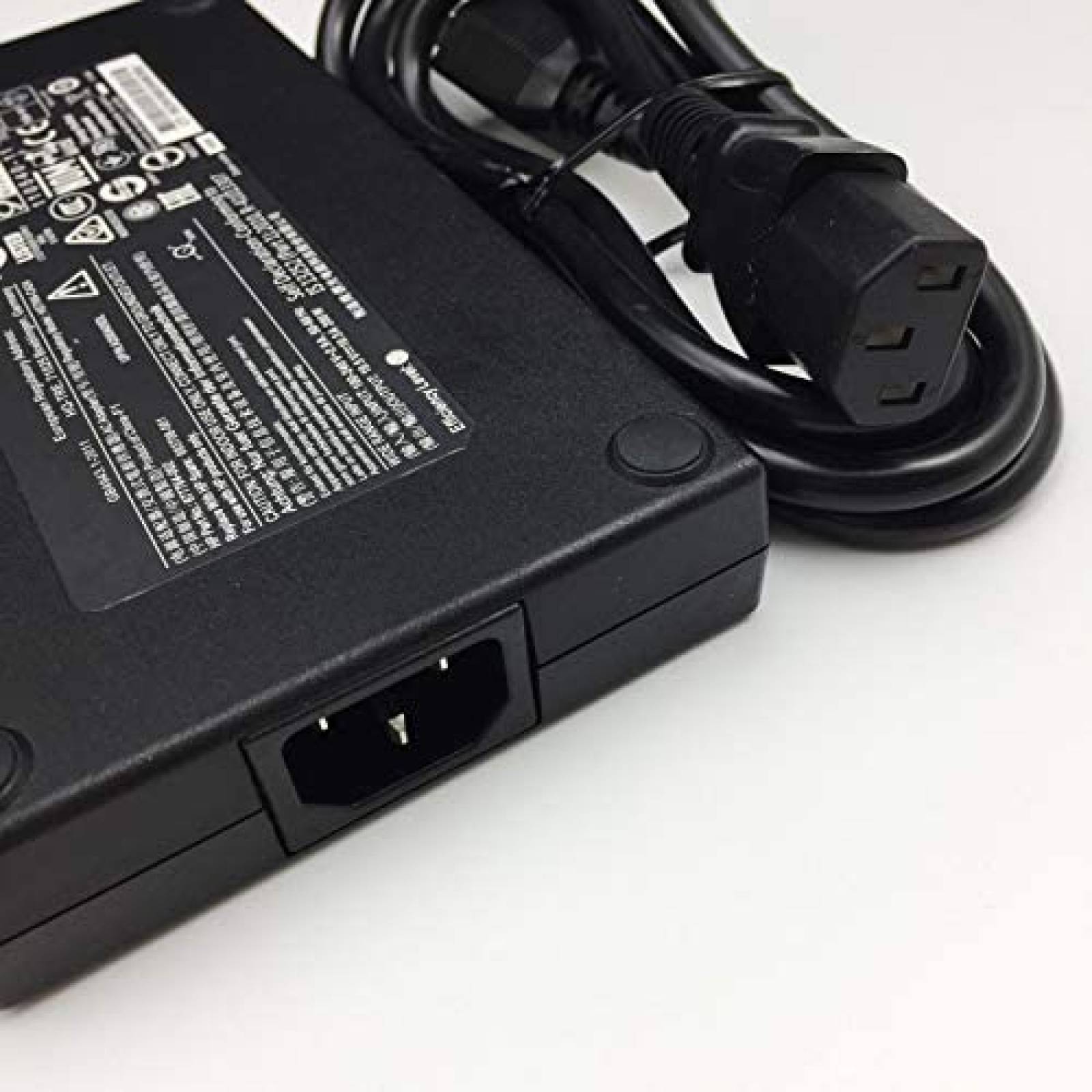 Cargador Universal Weiwin 200W para Computadoras HP -Negro