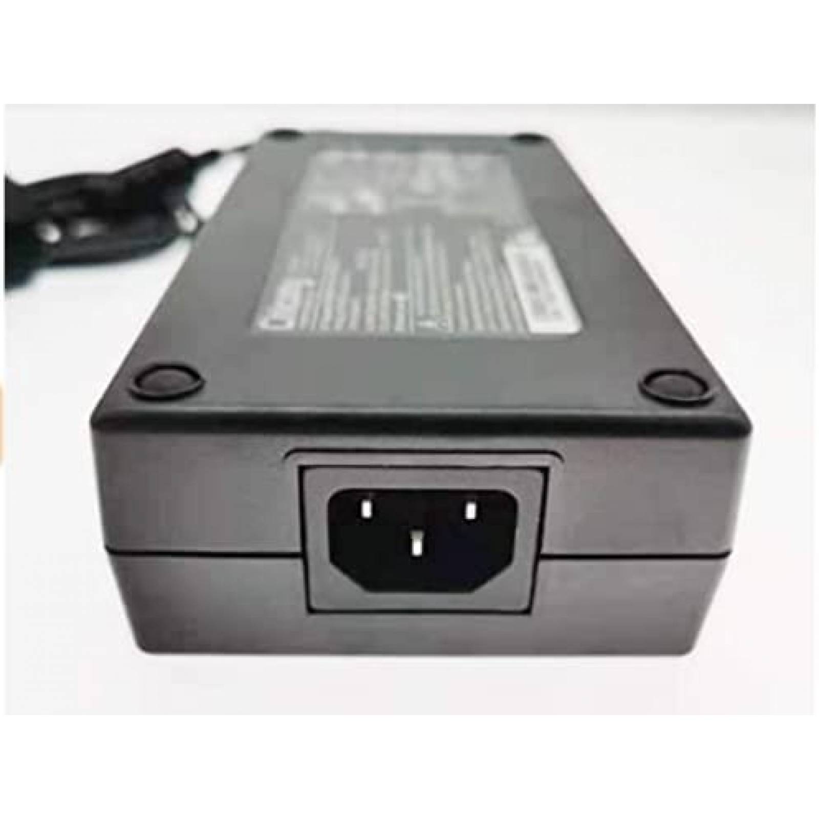 Cargador Universal ZZZ para Laptop MSI GT72S 230W -Negro