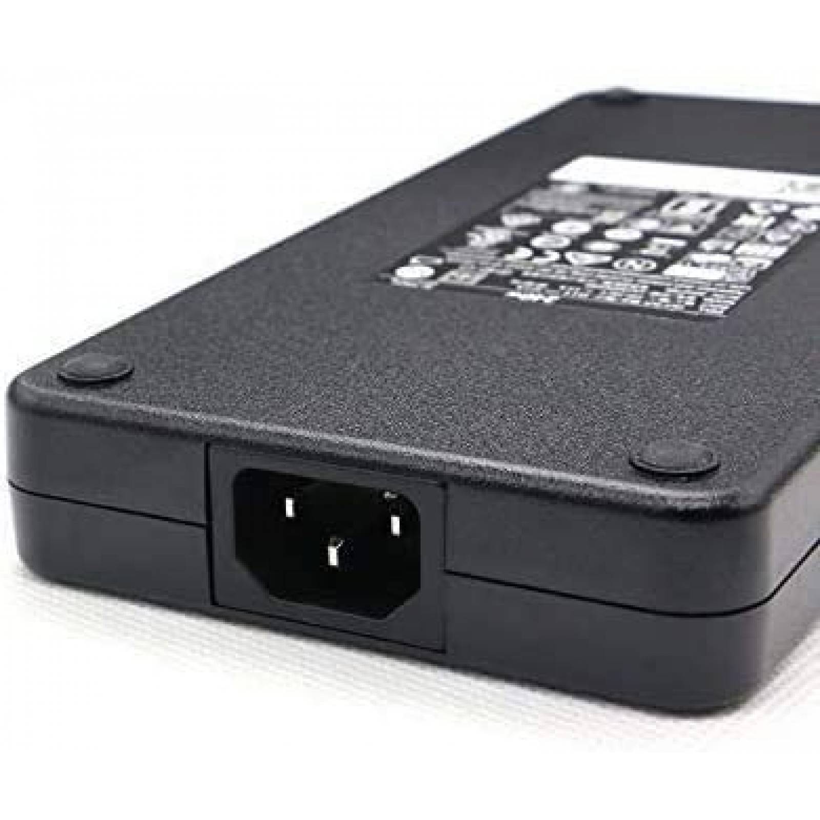 Cargador Generico SL195334 100-240V ~ 3.5A 50-60Hz -Negro