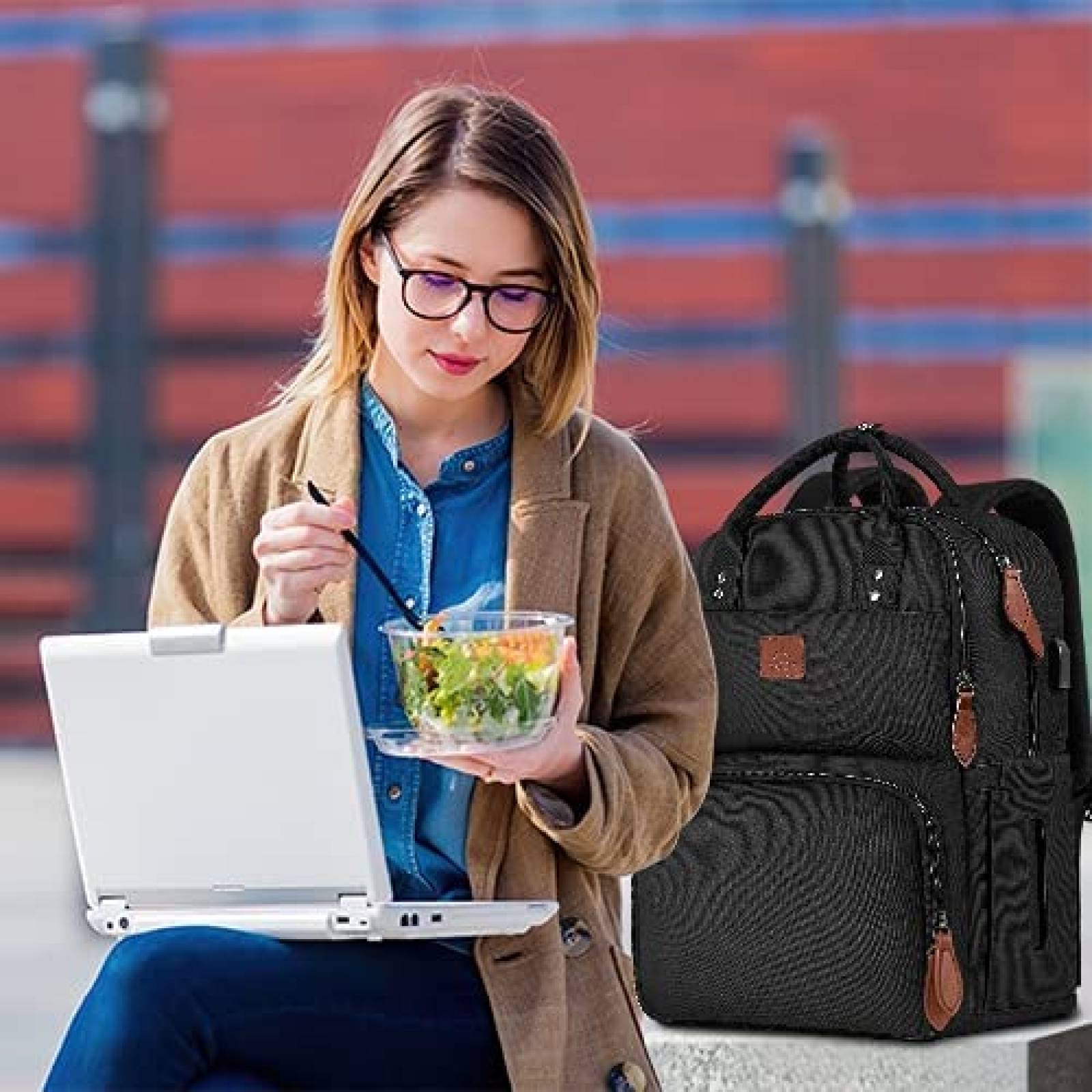 Mochila Caseby para Laptops de 15.6'' con Puerto USB -Negro