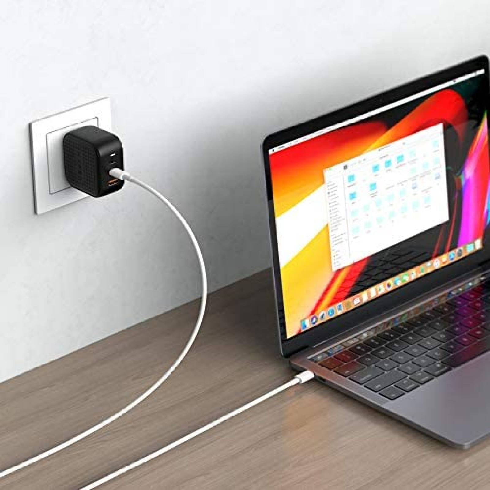Adaptador Hyper Juice De Corriente USB C 3 Puertos 65W-Negro