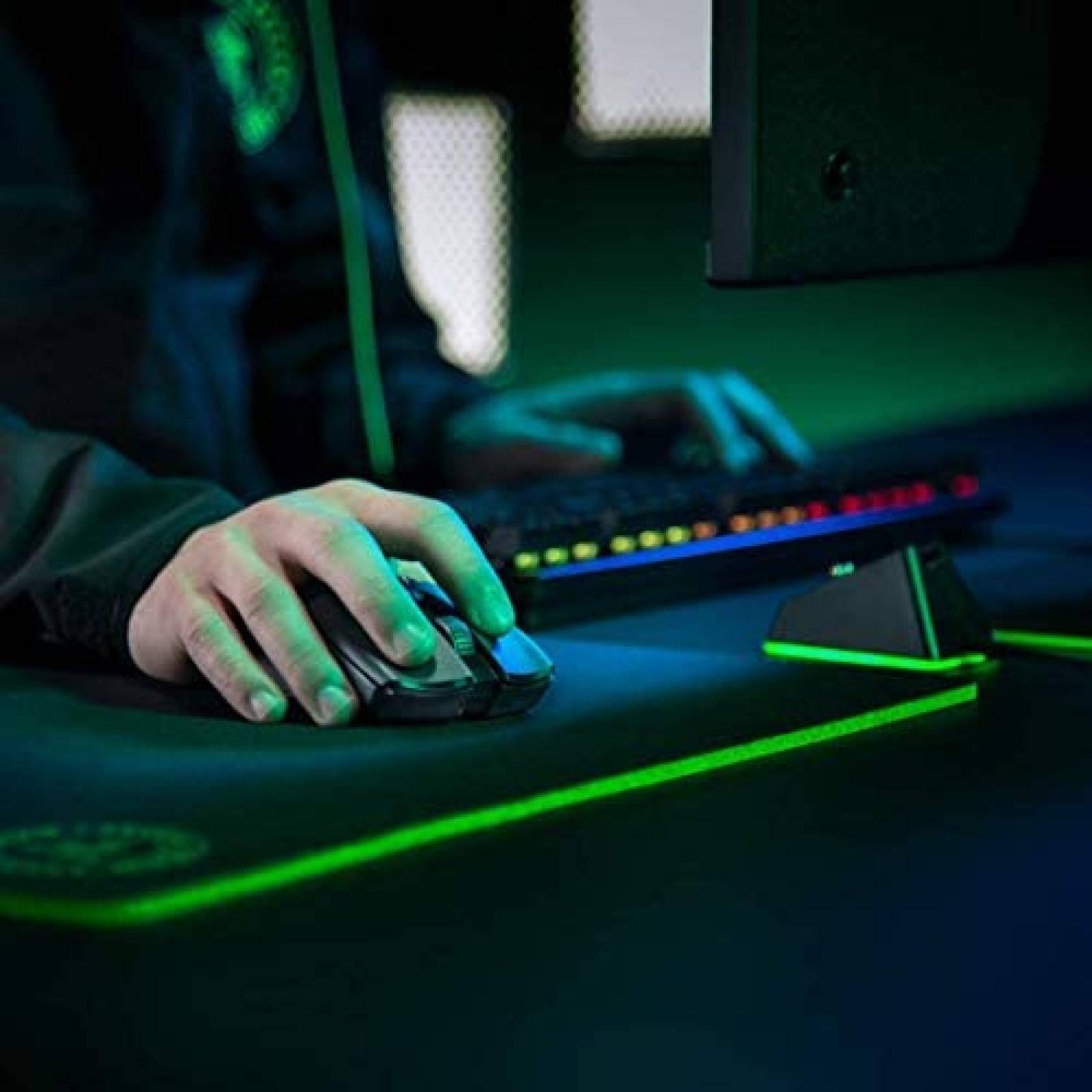 Base de Carga Razer Mouse Dock Chroma Magnetico RGB