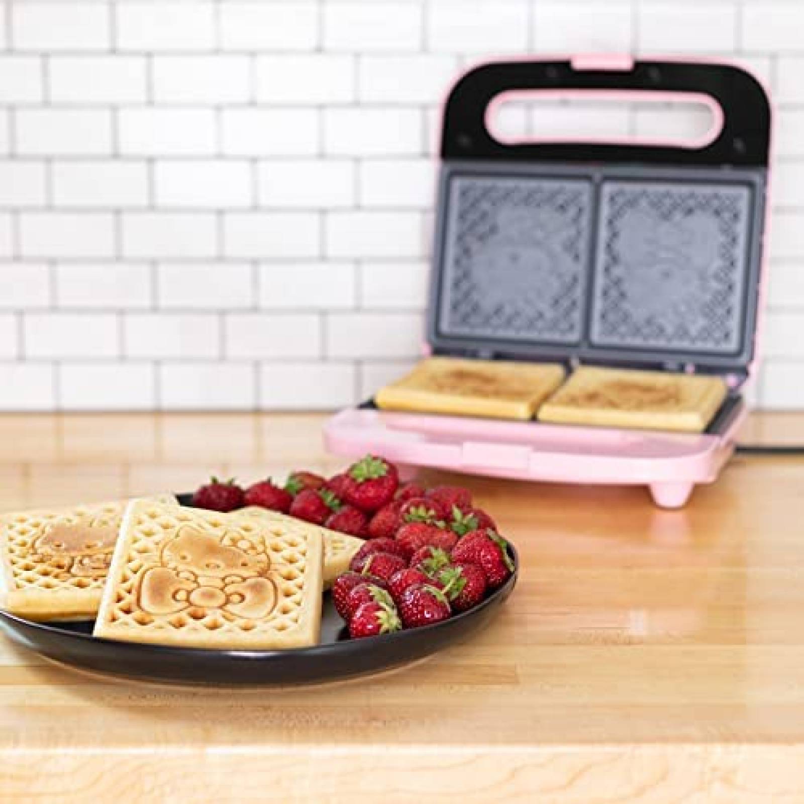 Wafflera Uncanny Brands Hello Kitty Doble -Rosa