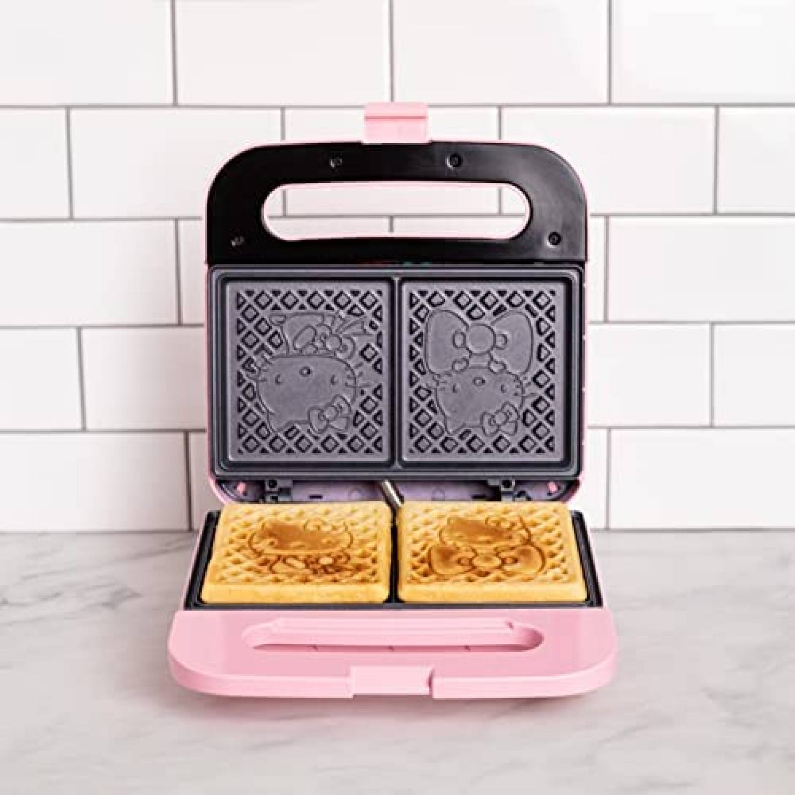 Wafflera Uncanny Brands Hello Kitty Doble -Rosa