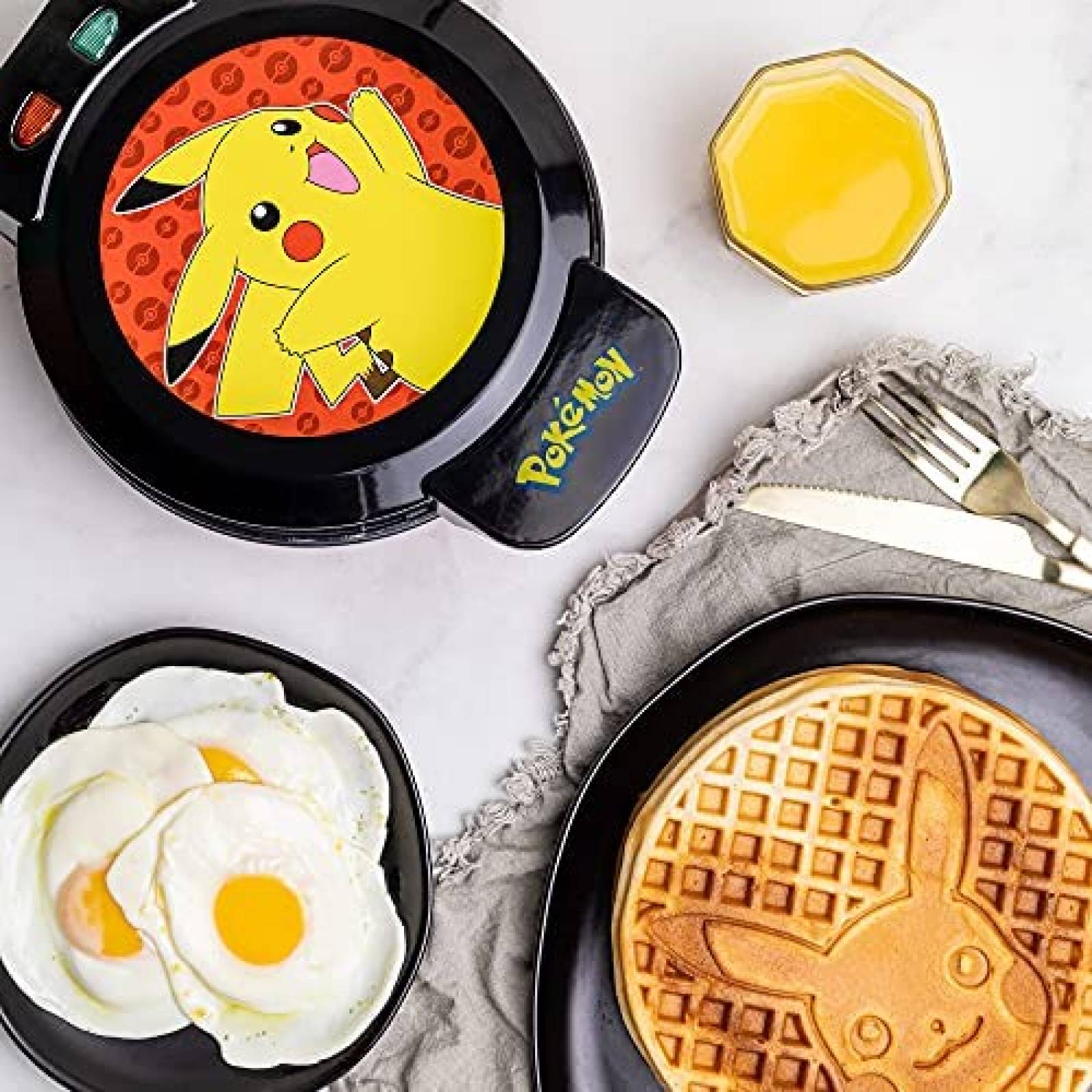 Wafflera Uncanny Brands Pokemon Pikachu Cocina -Negro