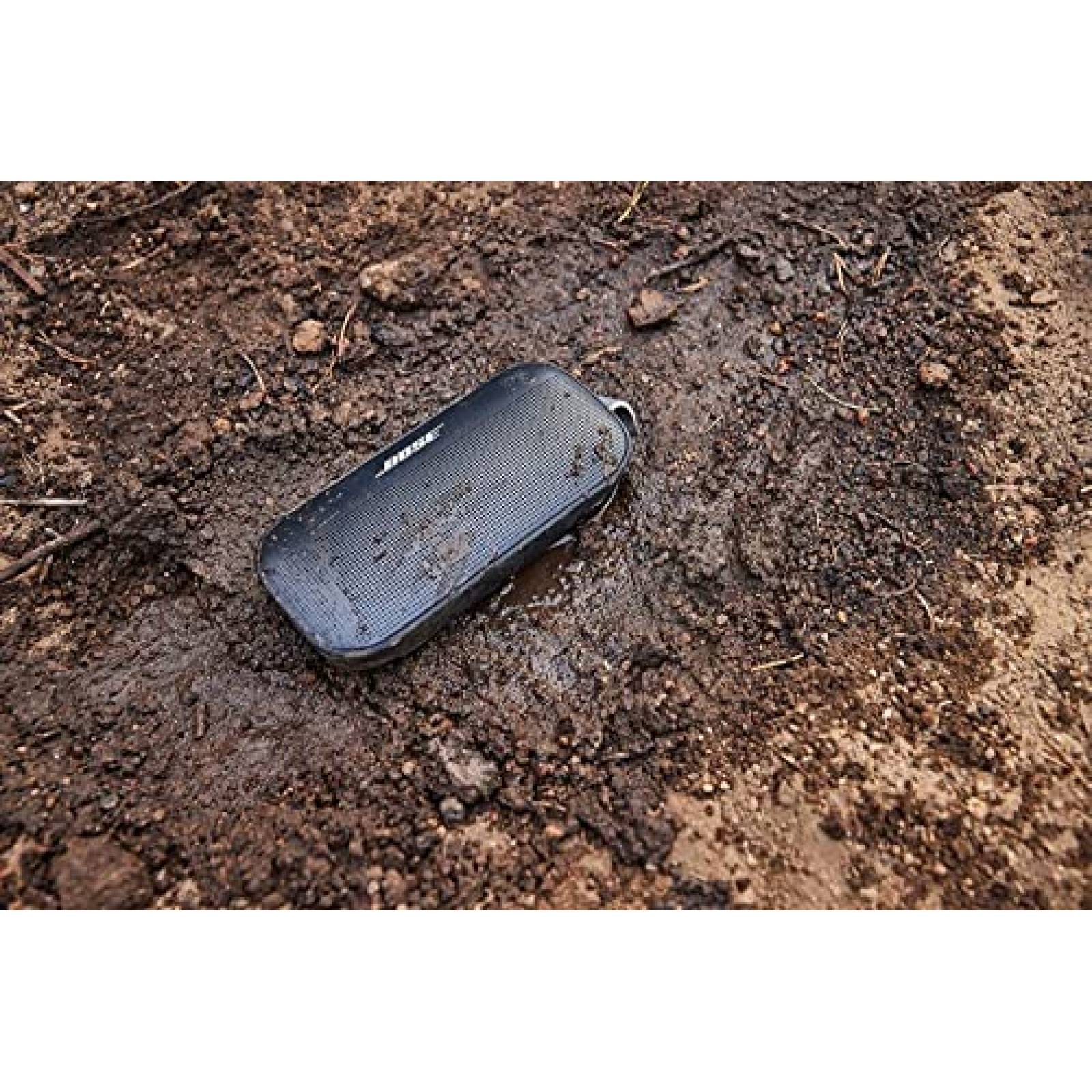 Bocina Portatil Bose SoundLink Flex Bluetooth -Negro