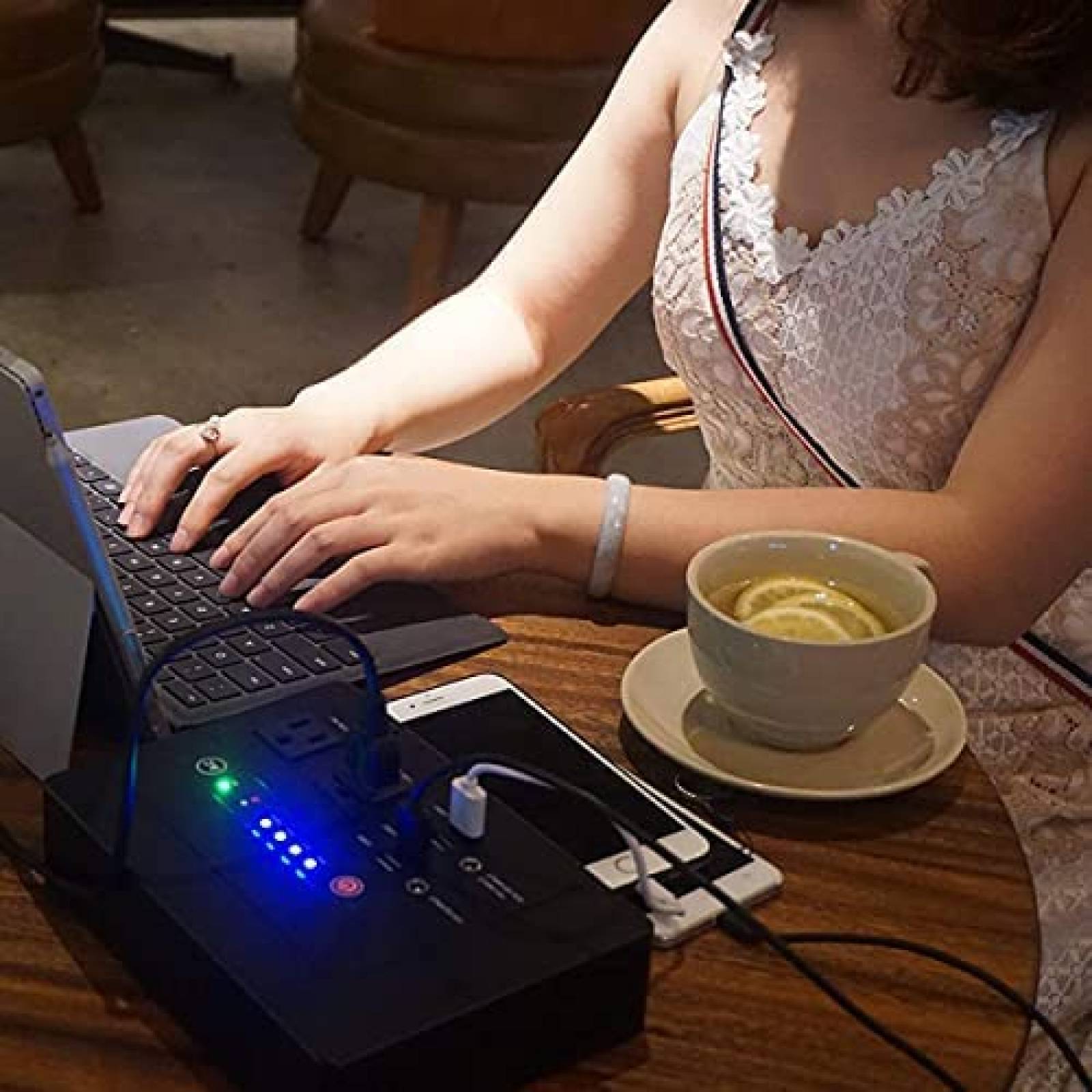 Alimentador Portatil Powkey de 39600mAh/200W/146Wh -Negro