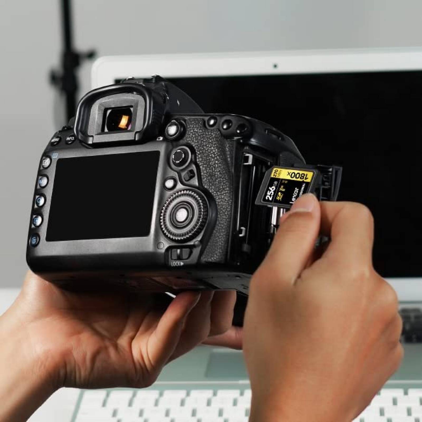 2 Tarjetas de Memoria Lexar 1800x SD 128GB 300MB/s -Negro