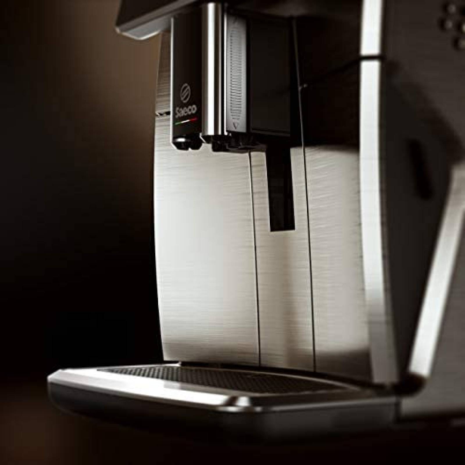 Cafetera Saeco Superautomatica Frente Metalico de Titanio