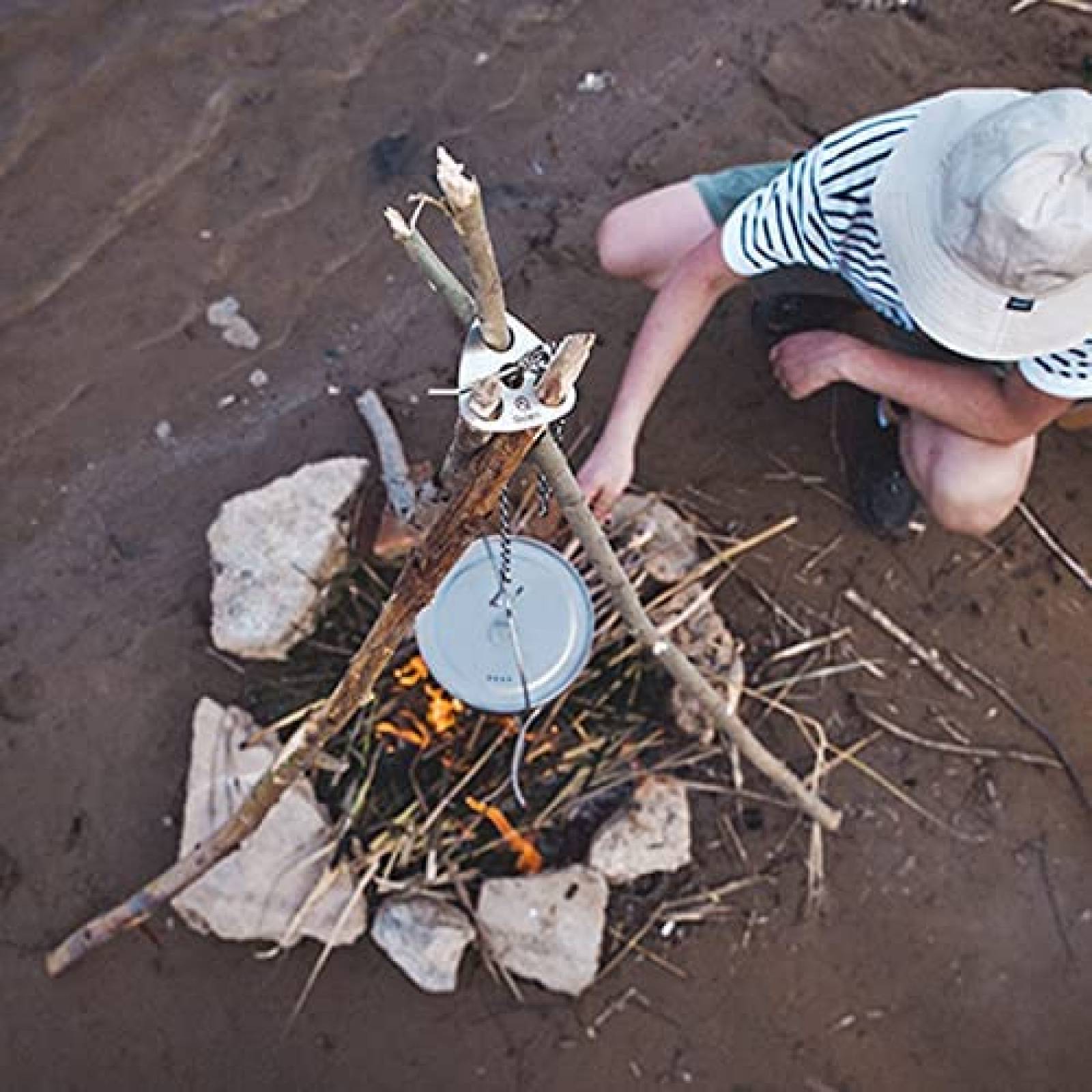 Herramienta Triangular Tripode para Acampar INYX Estilo 10