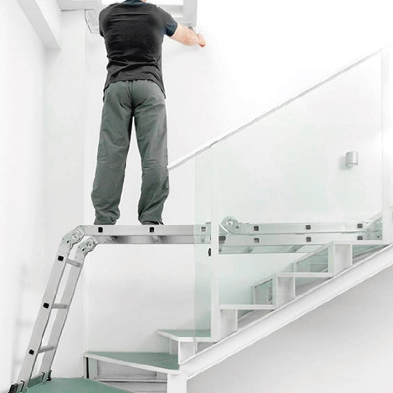 Escalera Multiposiciones Aluminio C/ Charolas 20 Escalones 