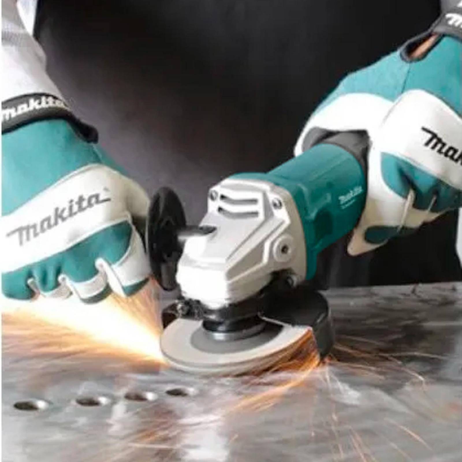 Miniesmeriladora 4 1/2 540w 12000rpm Makita M0901B con 4 discos 