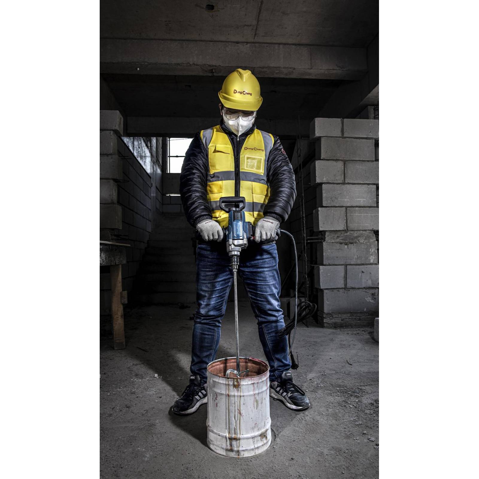 Taladro Espada Mezclador Industrial 1/2 1650W. Dongcheng 