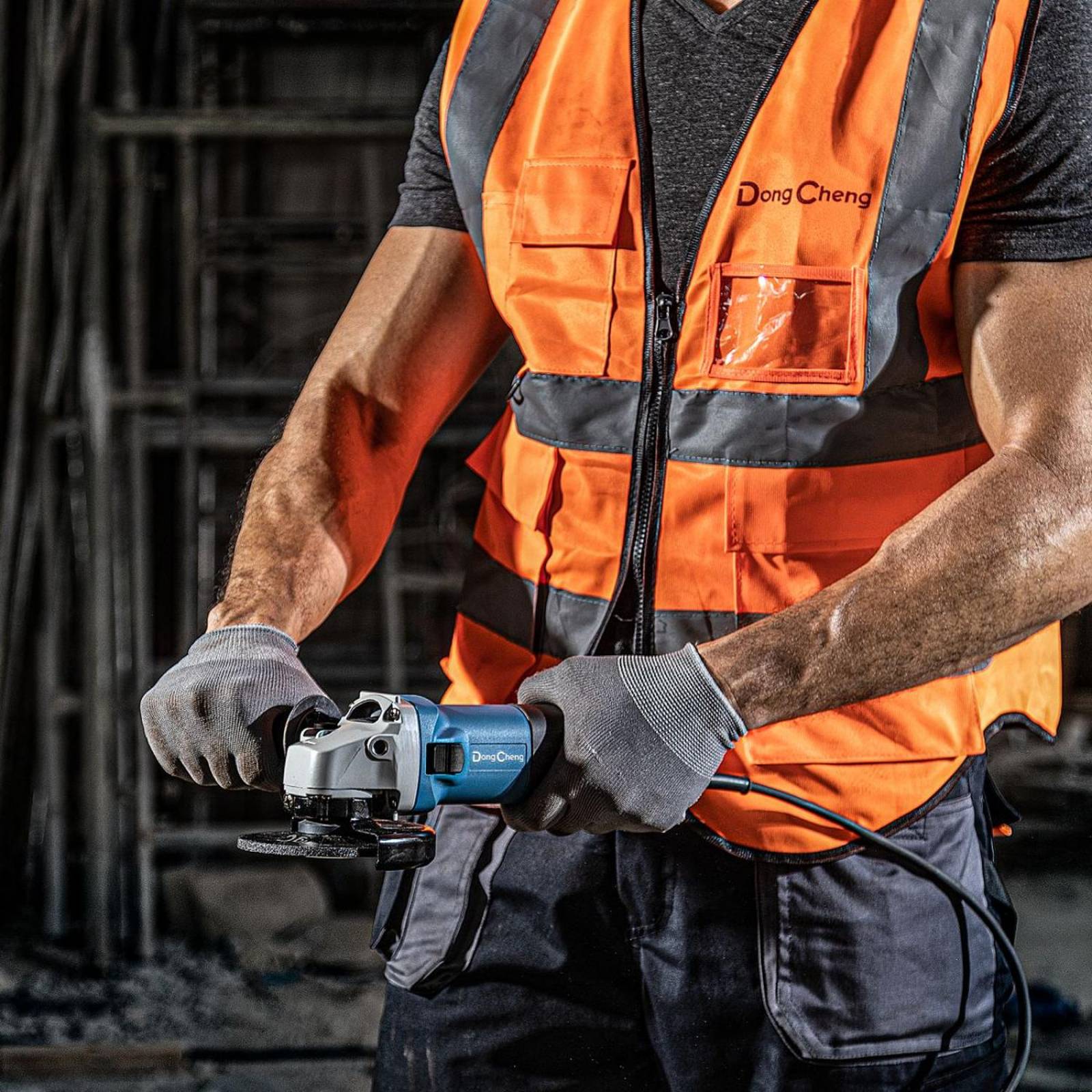 Rotomartillo Makita HR2475 + miniesmeril DC 1200W + cinceles 