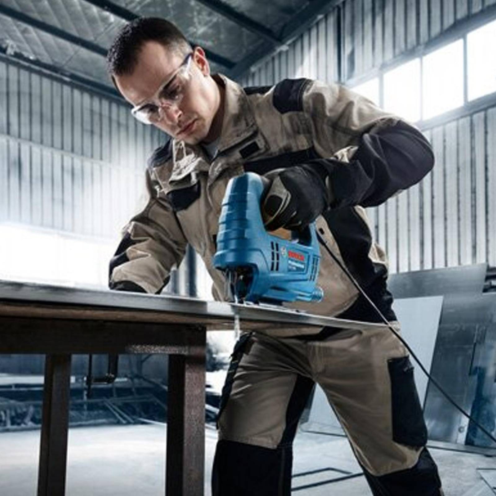 Caladora Bosch Vel. Variable 500W GST 680 