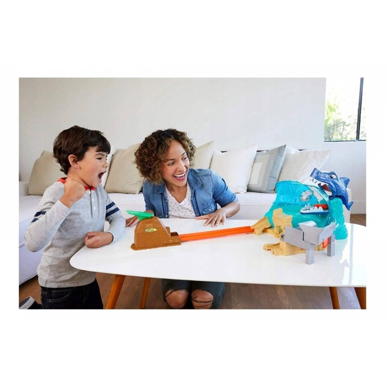 Hot Wheels Batalla En Playa Tiburon