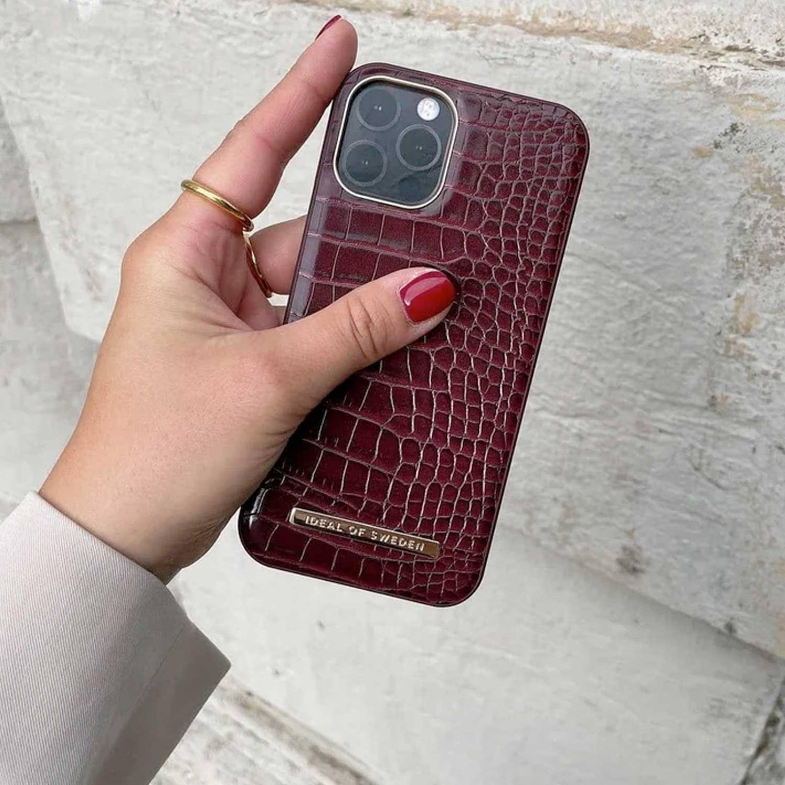 Funda IDEAL OF SWEDEN para iPhone 13 PRO Scarlet Croco 