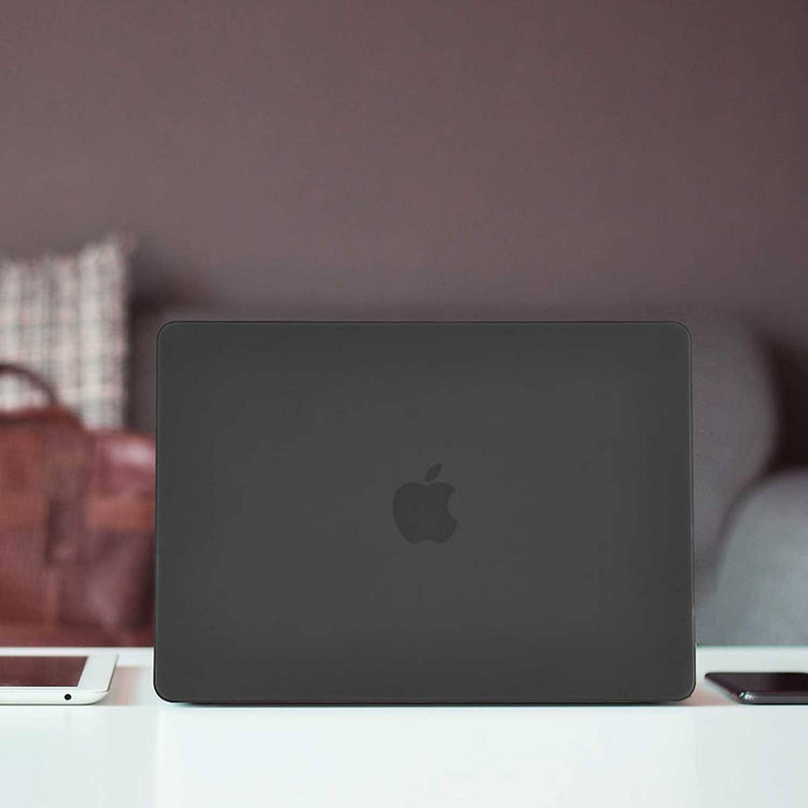 Funda TECHPROTECTUS para MacBook Air M2 Negra release 2022 A2681 