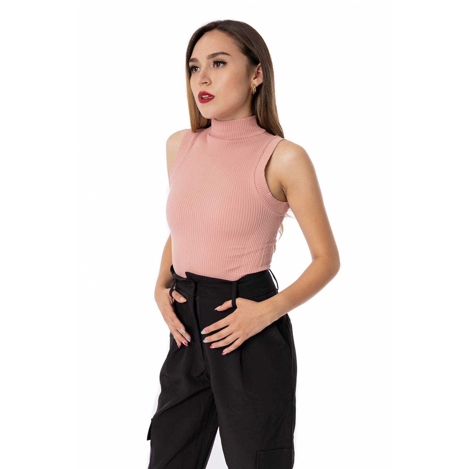 Pantiblusa con cuello de tortuga sin mangas.