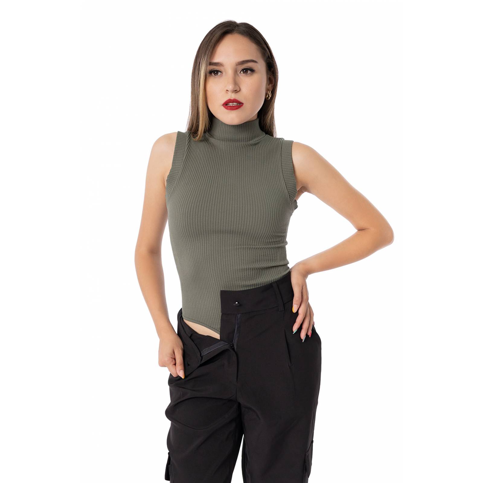 Pantiblusa con cuello de tortuga sin mangas.