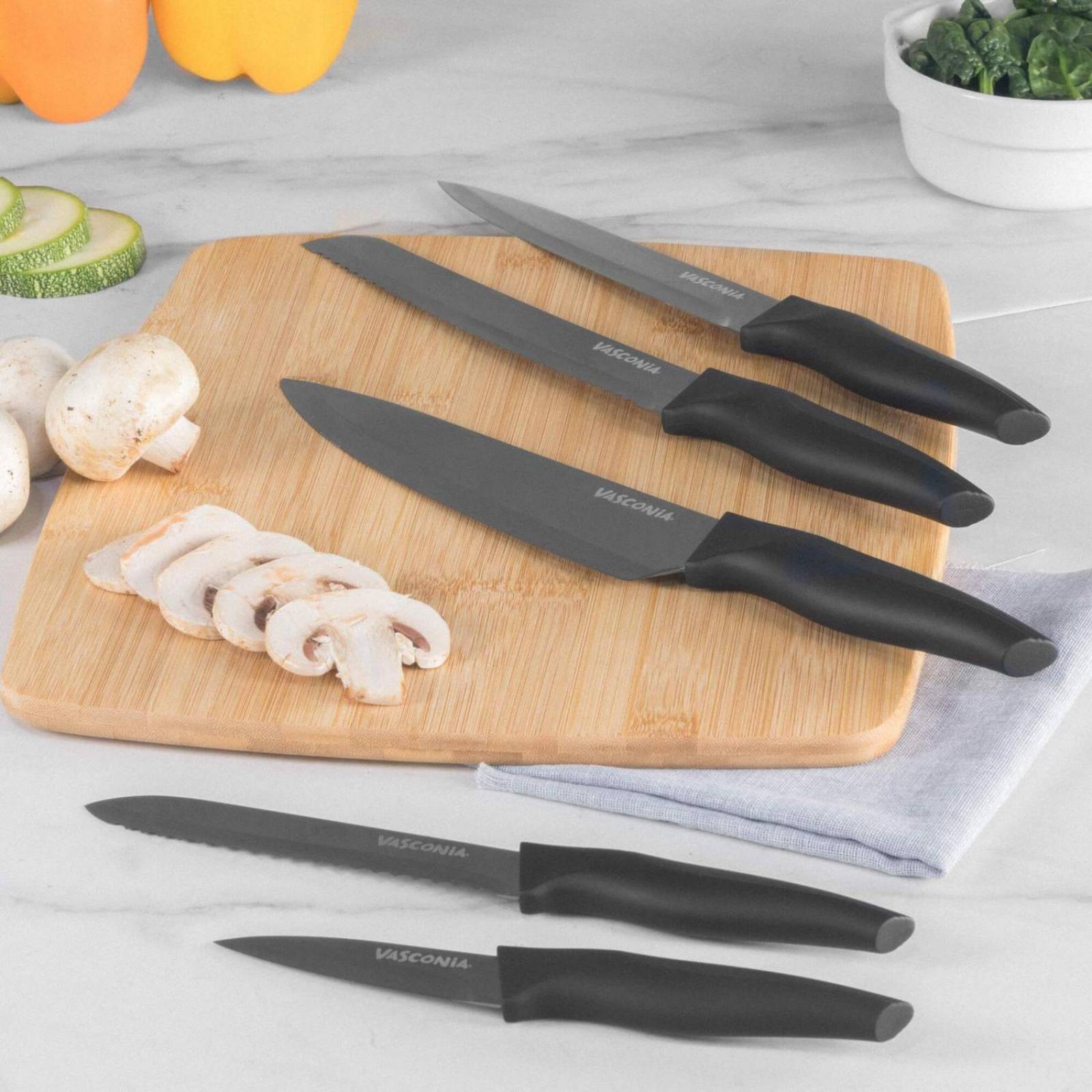 Set de Cuchillos Vasconia 6 Piezas y Tabla Para Picar de Bambú