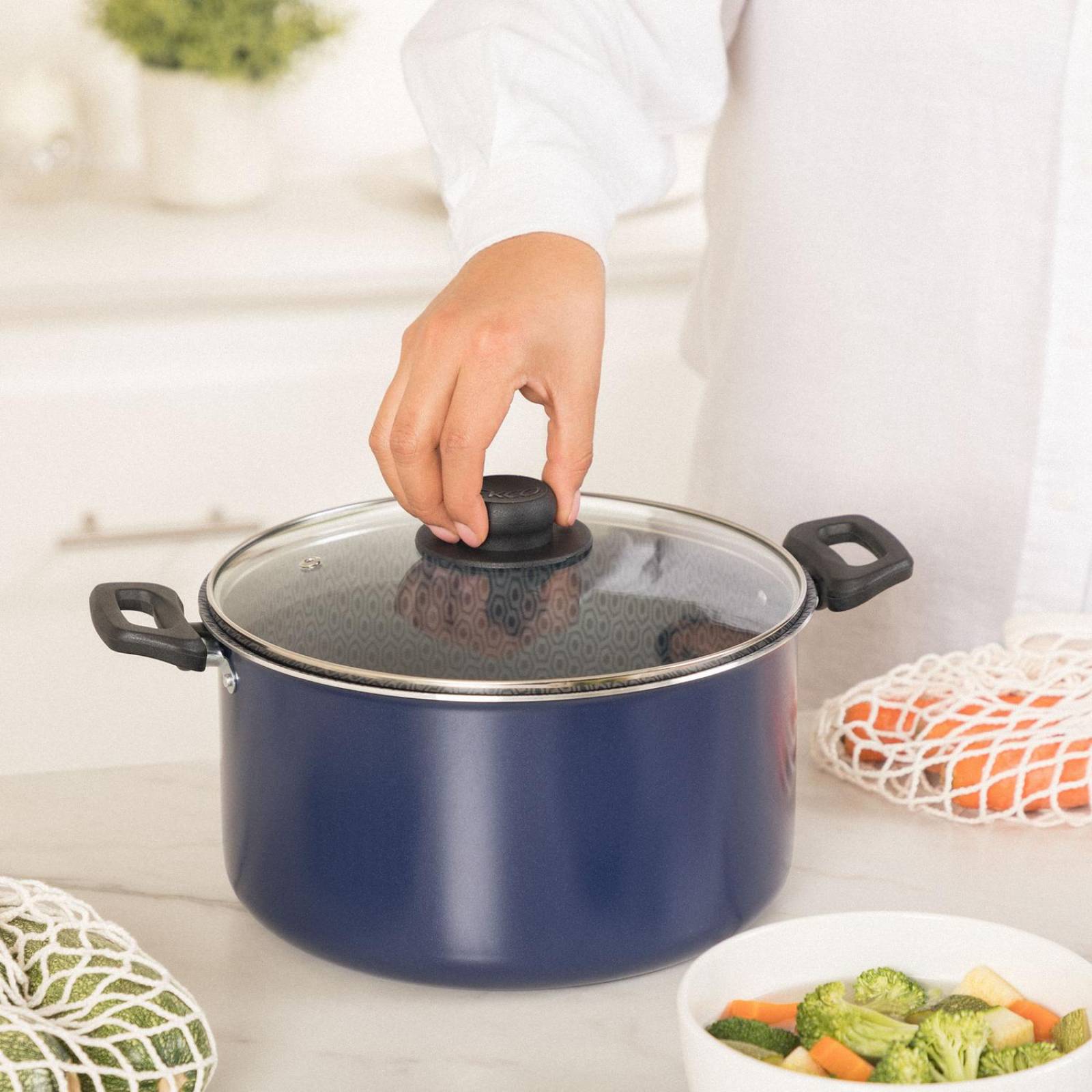 Olla de Aluminio Ekco Classic de 5.8 L /24 cm Color Azul 